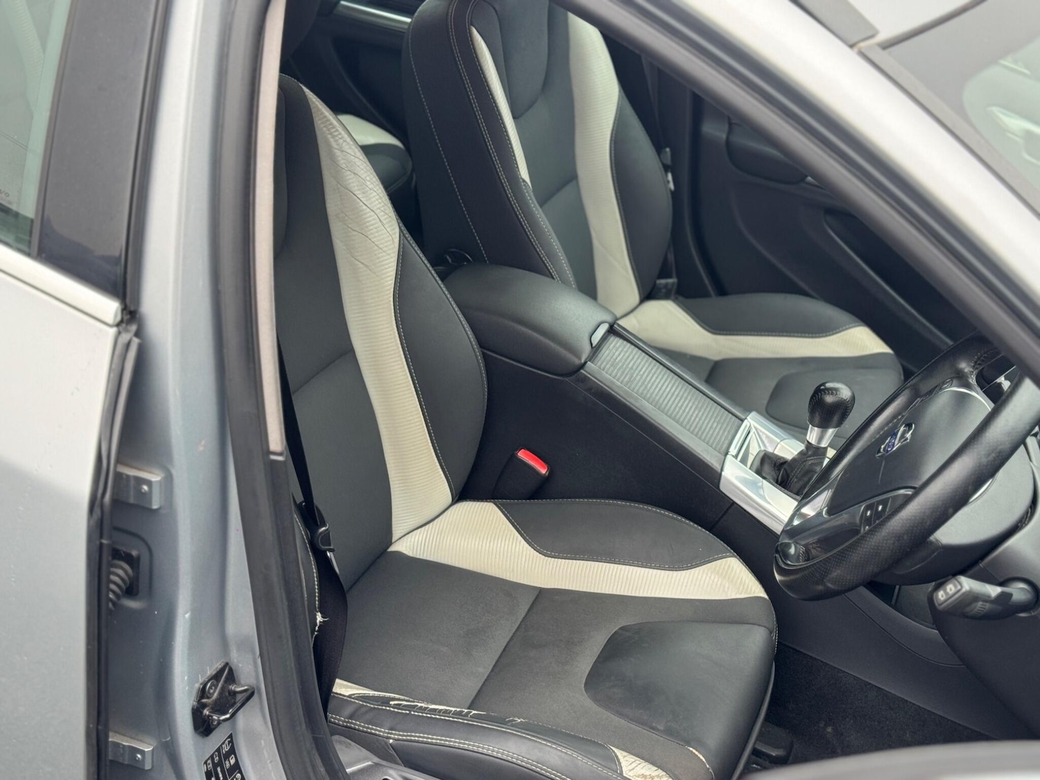 Used Volvo V60 2011 for sale - 77255381: Photo 9