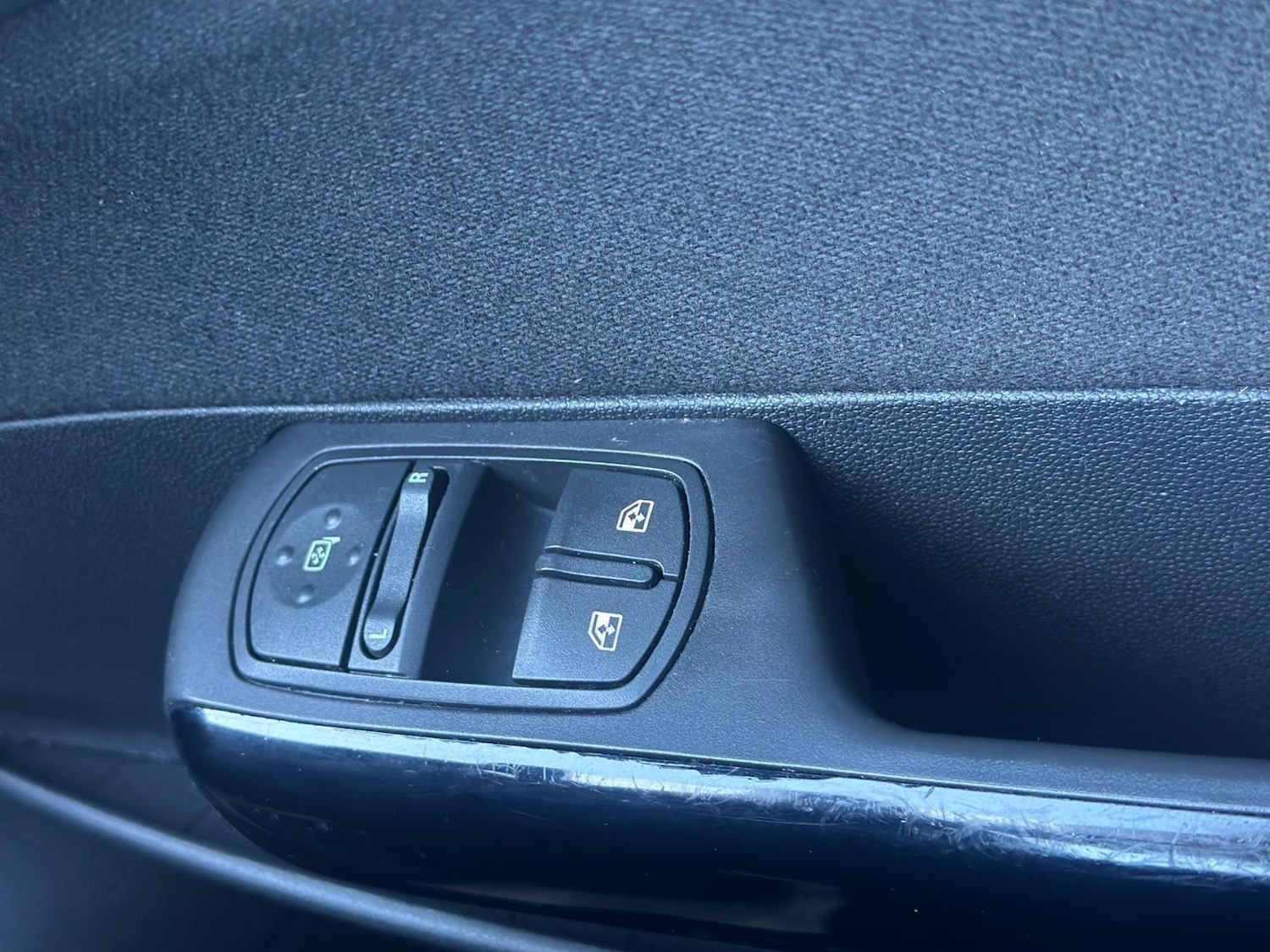 Used Vauxhall Corsa 2013 for sale - 76765219: Photo 8