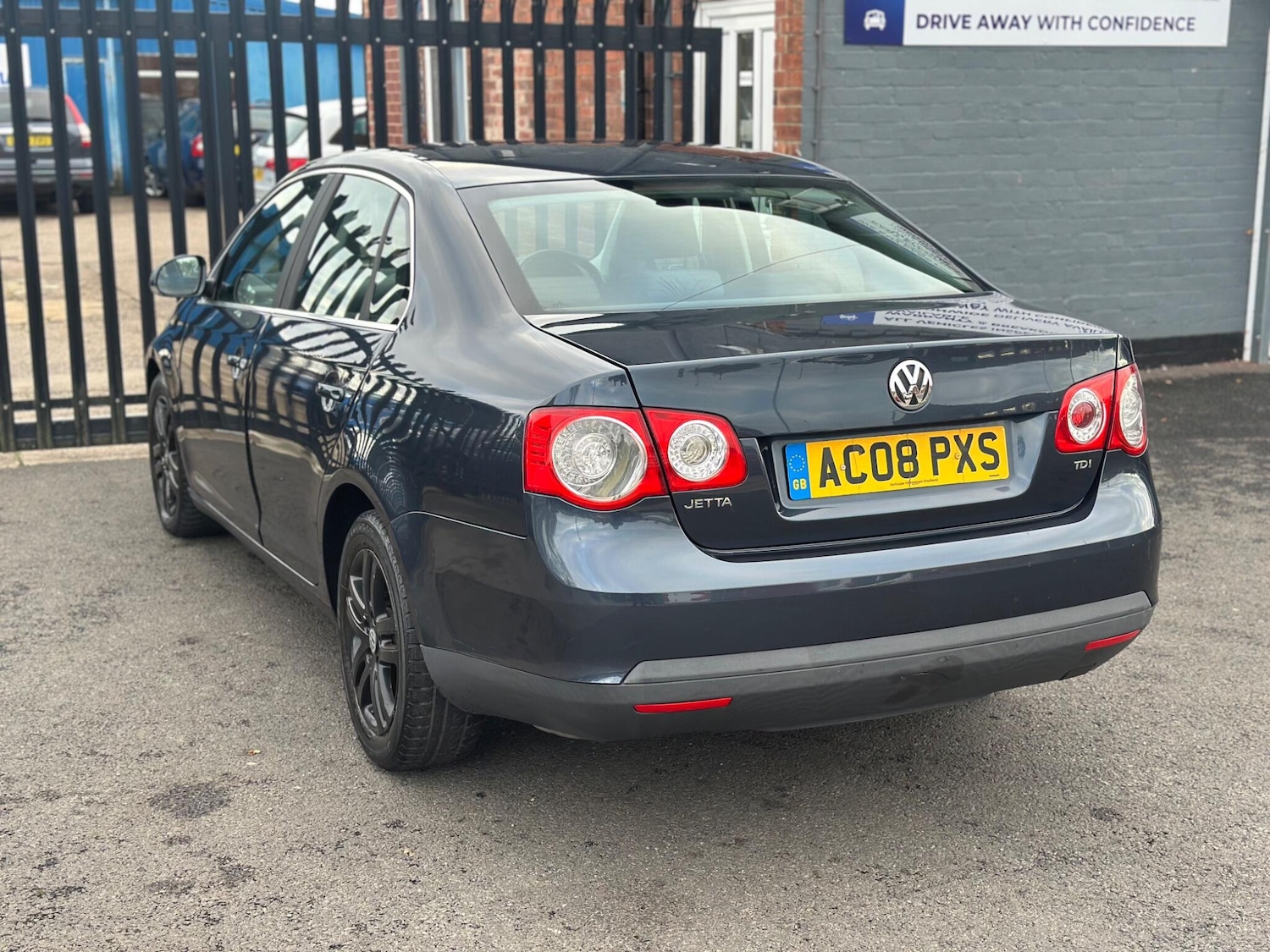 Used Volkswagen Jetta 2008 for sale - 76592621: Photo 6