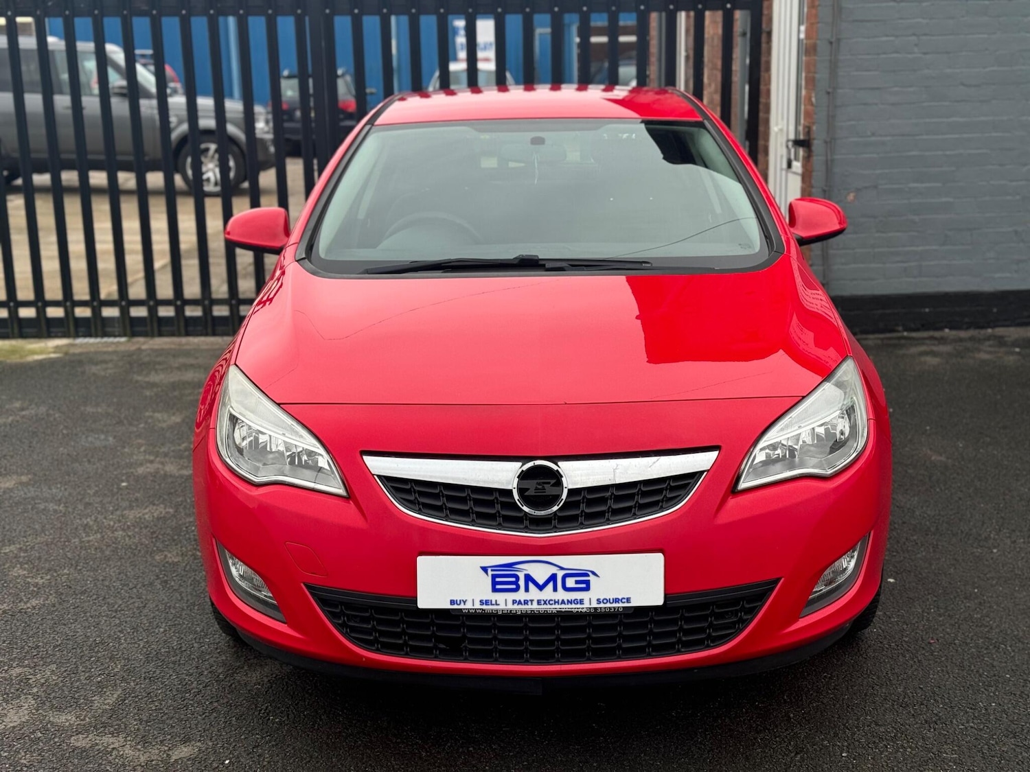 Used Vauxhall Astra 2012 for sale - 77549724: Photo 2