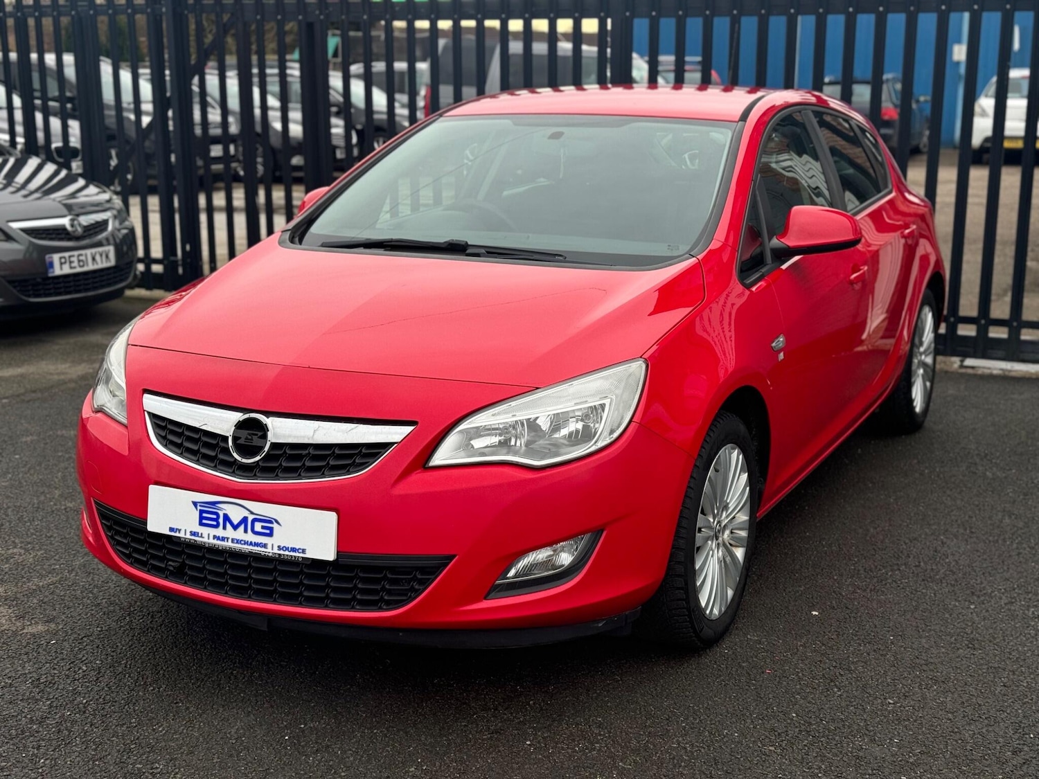 Used Vauxhall Astra 2012 for sale - 77549724: Photo 3