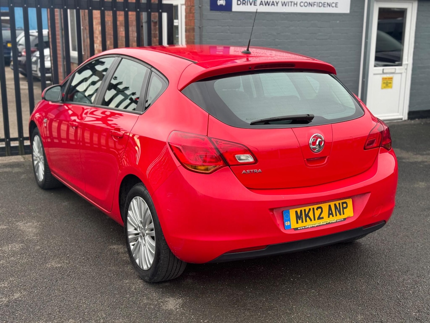 Used Vauxhall Astra 2012 for sale - 77549724: Photo 6