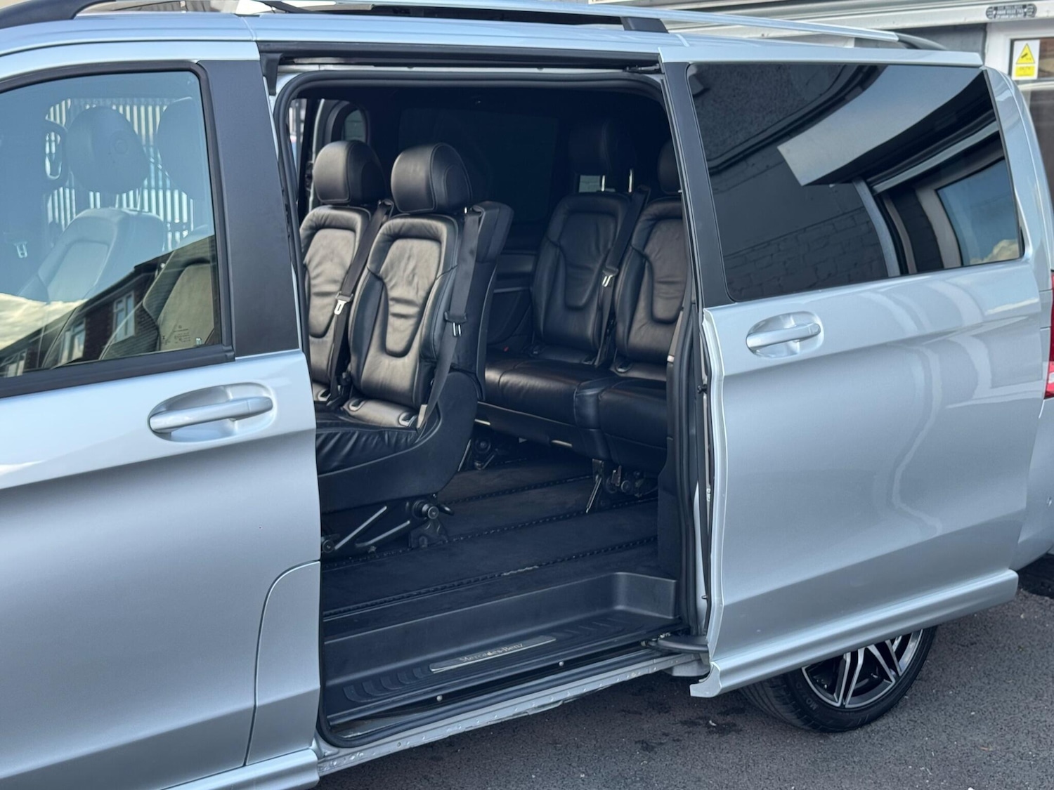 Used Mercedes-Benz V-Class 2020 for sale - 76607333: Photo 37