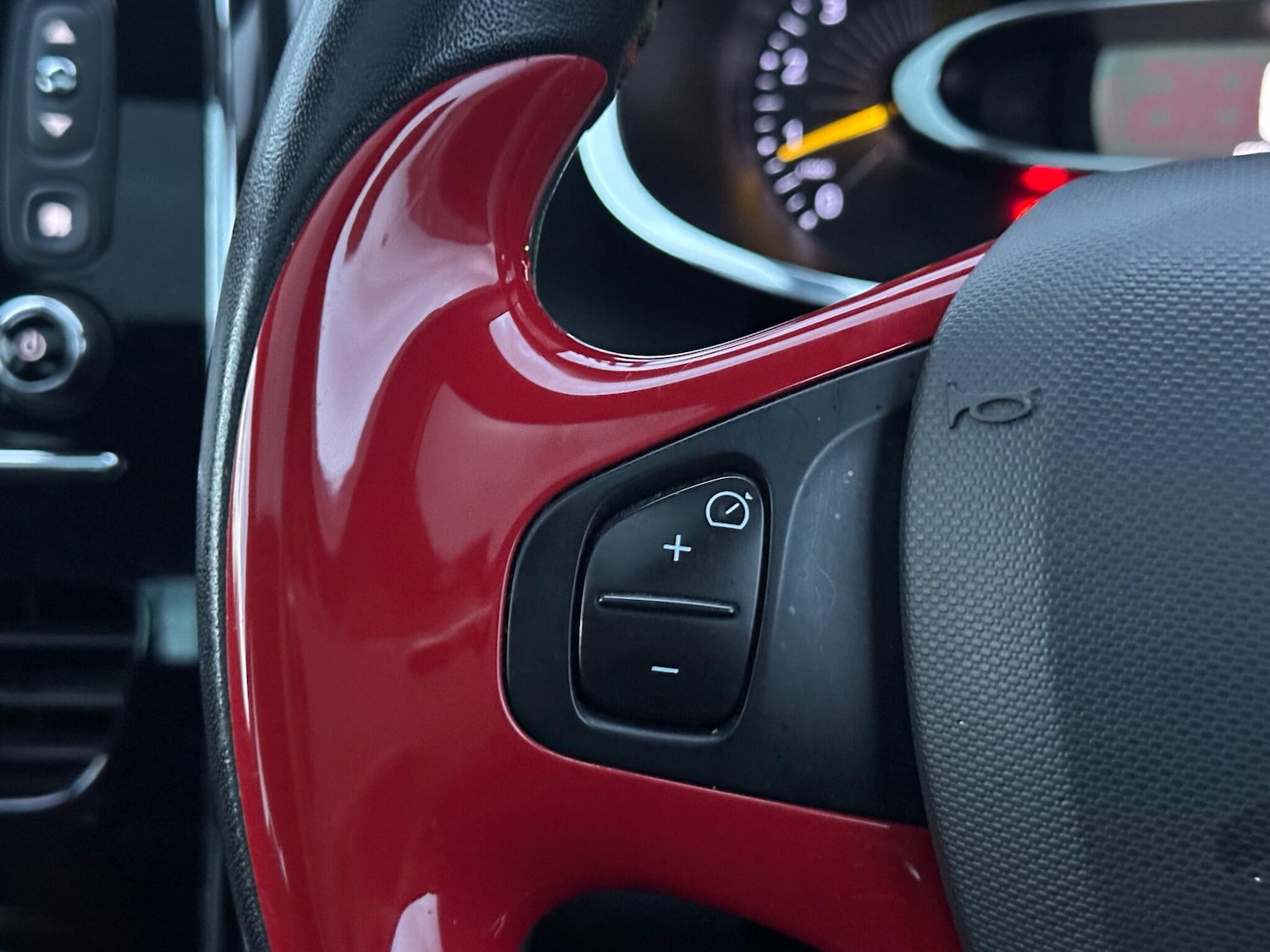 Used Renault Clio for sale - 76551060: Photo 18