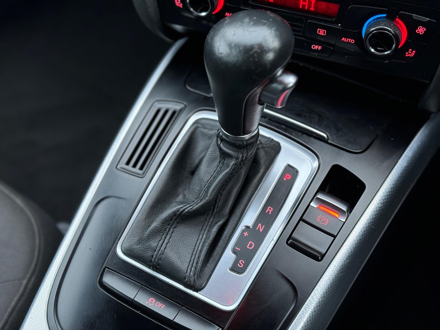 Used Audi A4 Avant 2011 for sale - 77722996: Photo 16