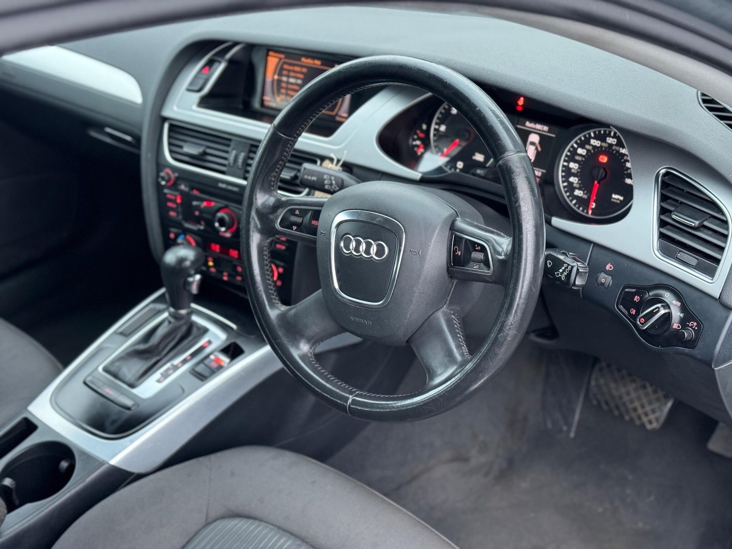 Used Audi A4 Avant 2011 for sale - 77722996: Photo 9