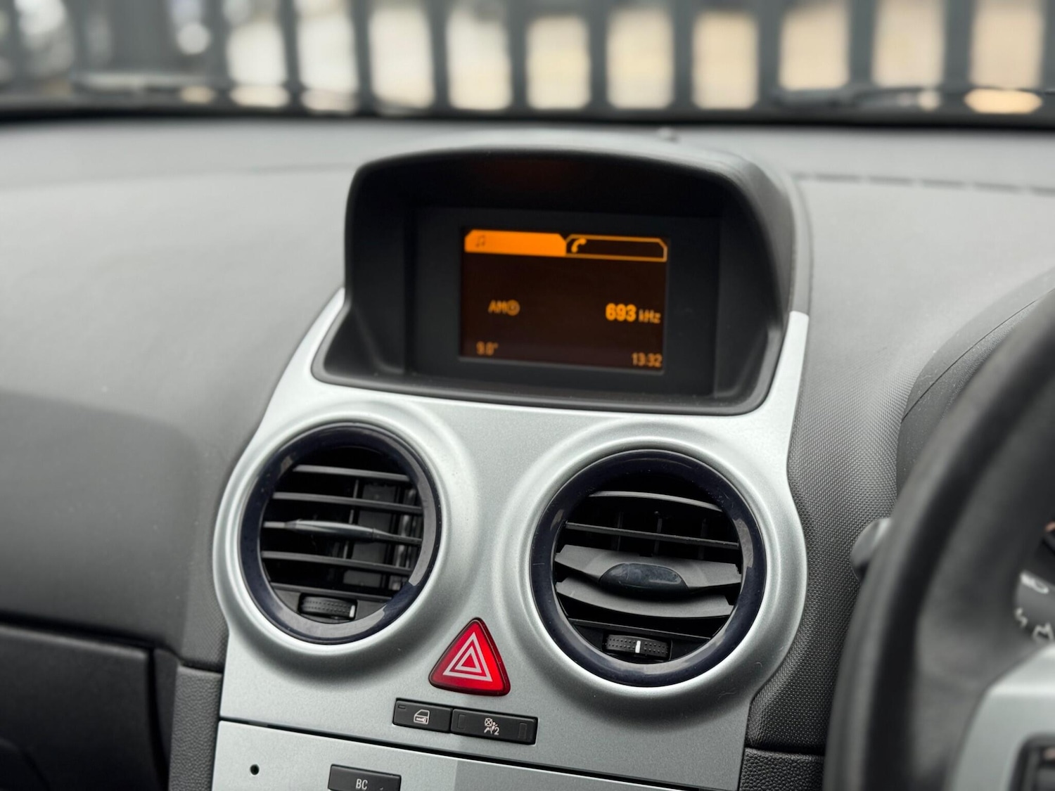 Used Vauxhall Corsa 2011 for sale - 77255385: Photo 13