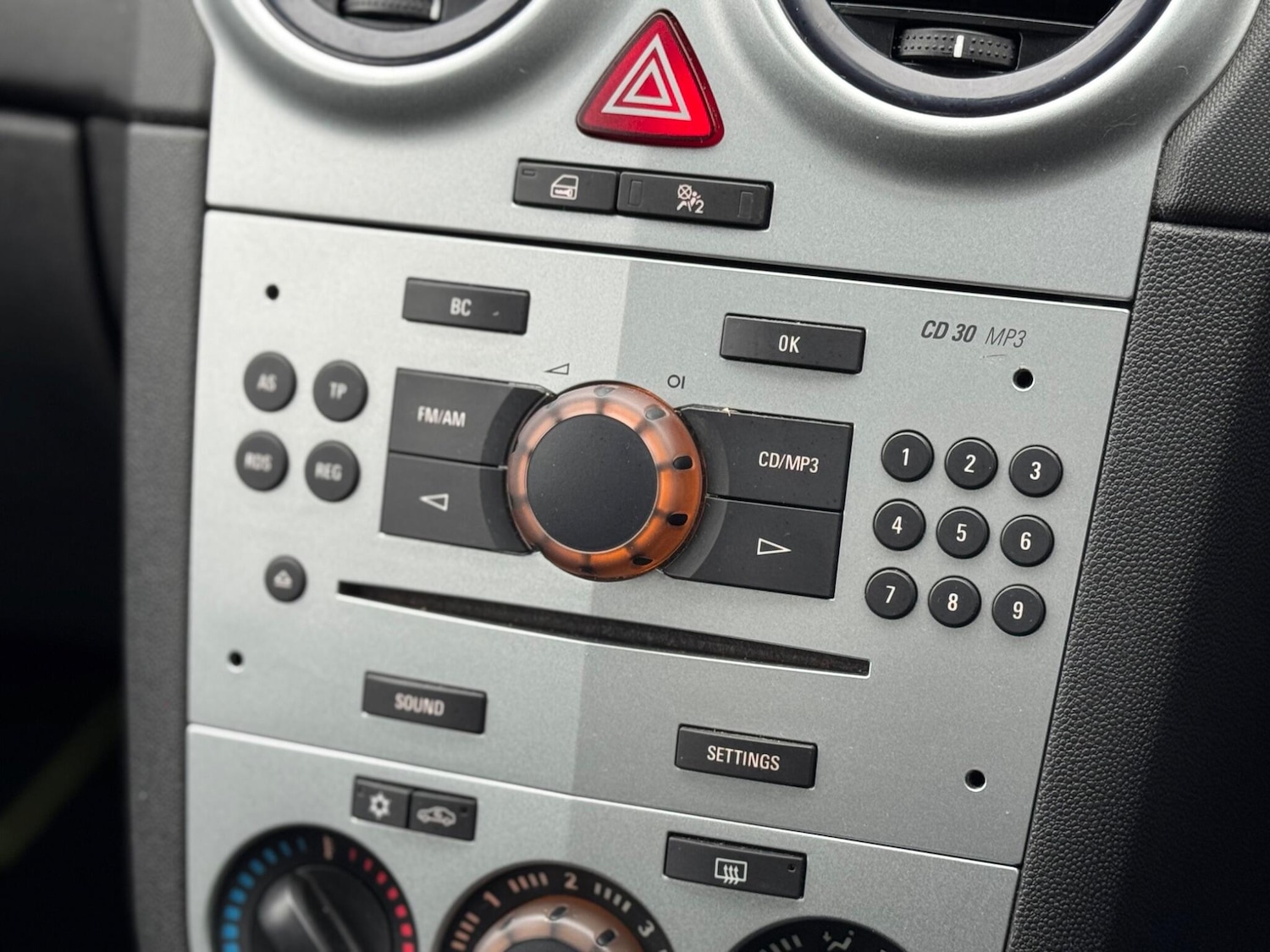 Used Vauxhall Corsa 2011 for sale - 77255385: Photo 15