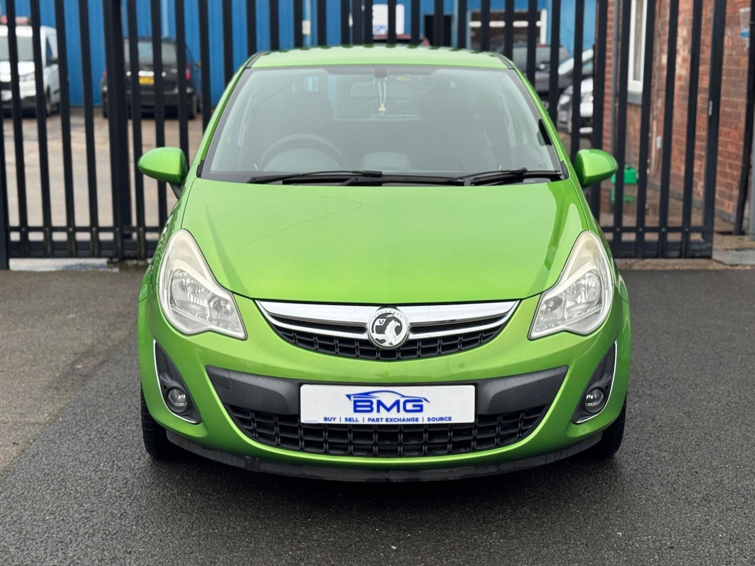 Used Vauxhall Corsa 2011 for sale - 77255385: Photo 2