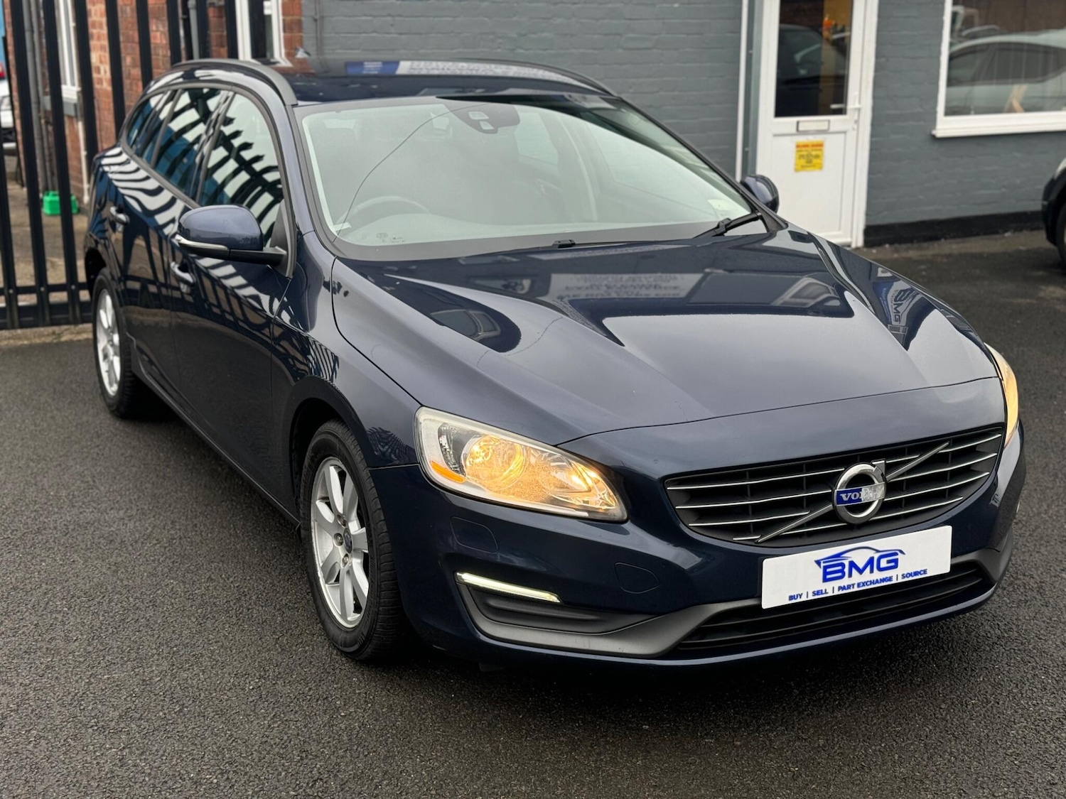 Used Volvo V60 2014 for sale - 77646412: Photo 1