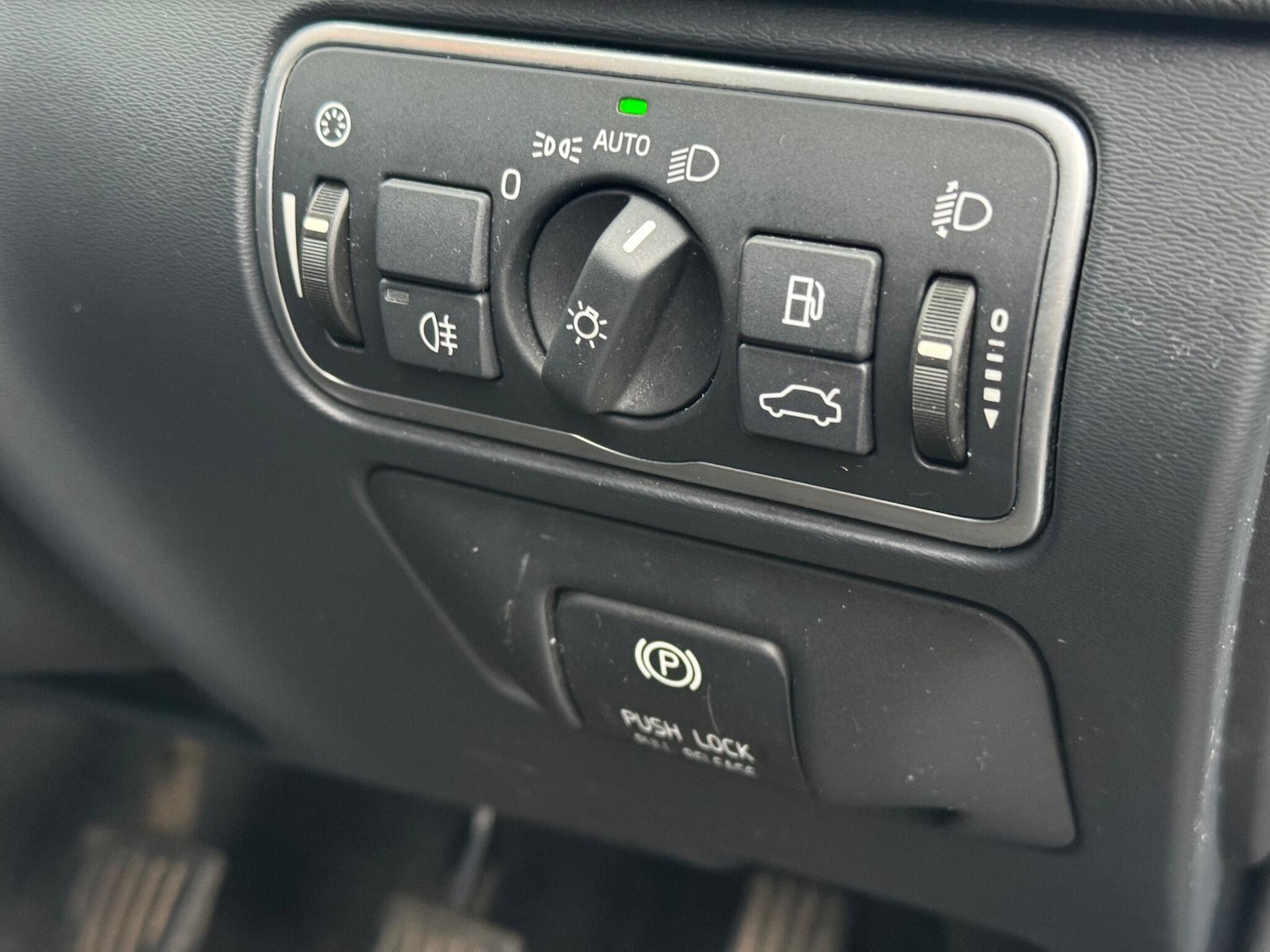 Used Volvo V60 2014 for sale - 77646412: Photo 7