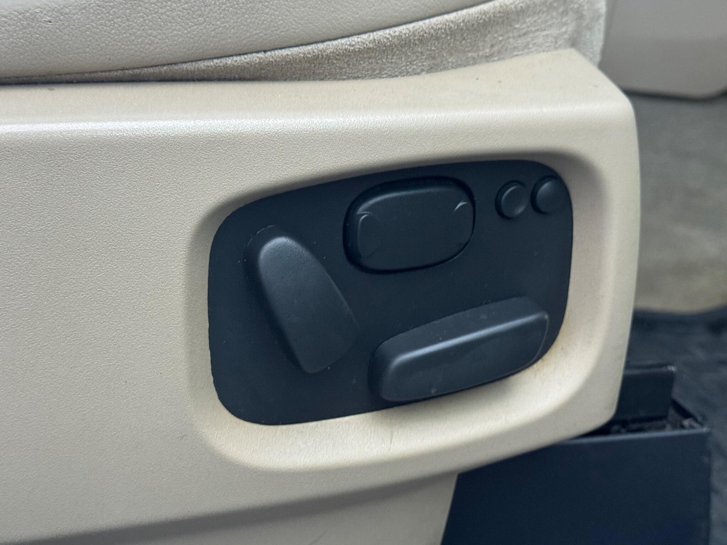 Used Land Rover Discovery 4 for sale - 77710050: Photo 11