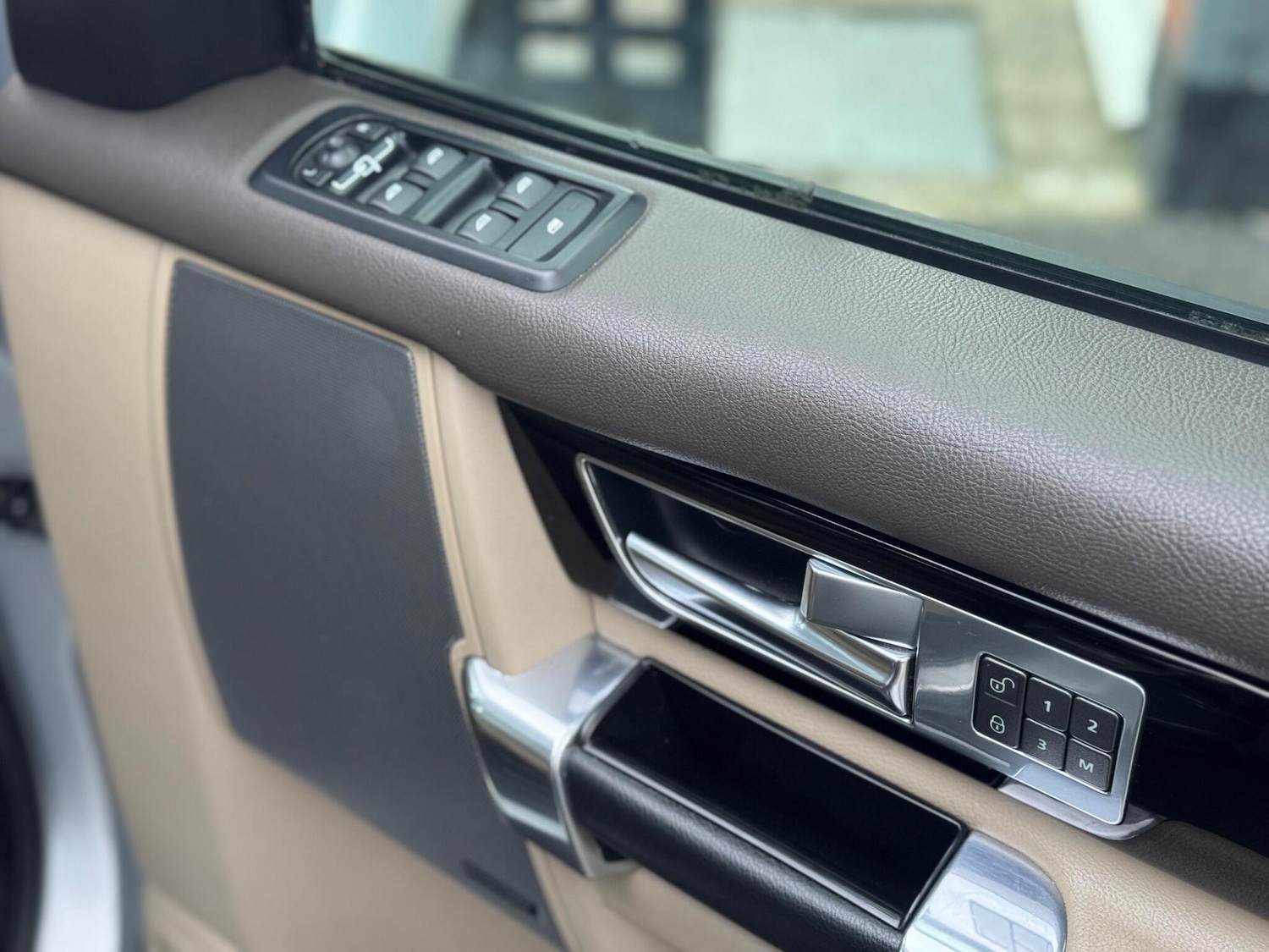 Used Land Rover Discovery 4 for sale - 77710050: Photo 8