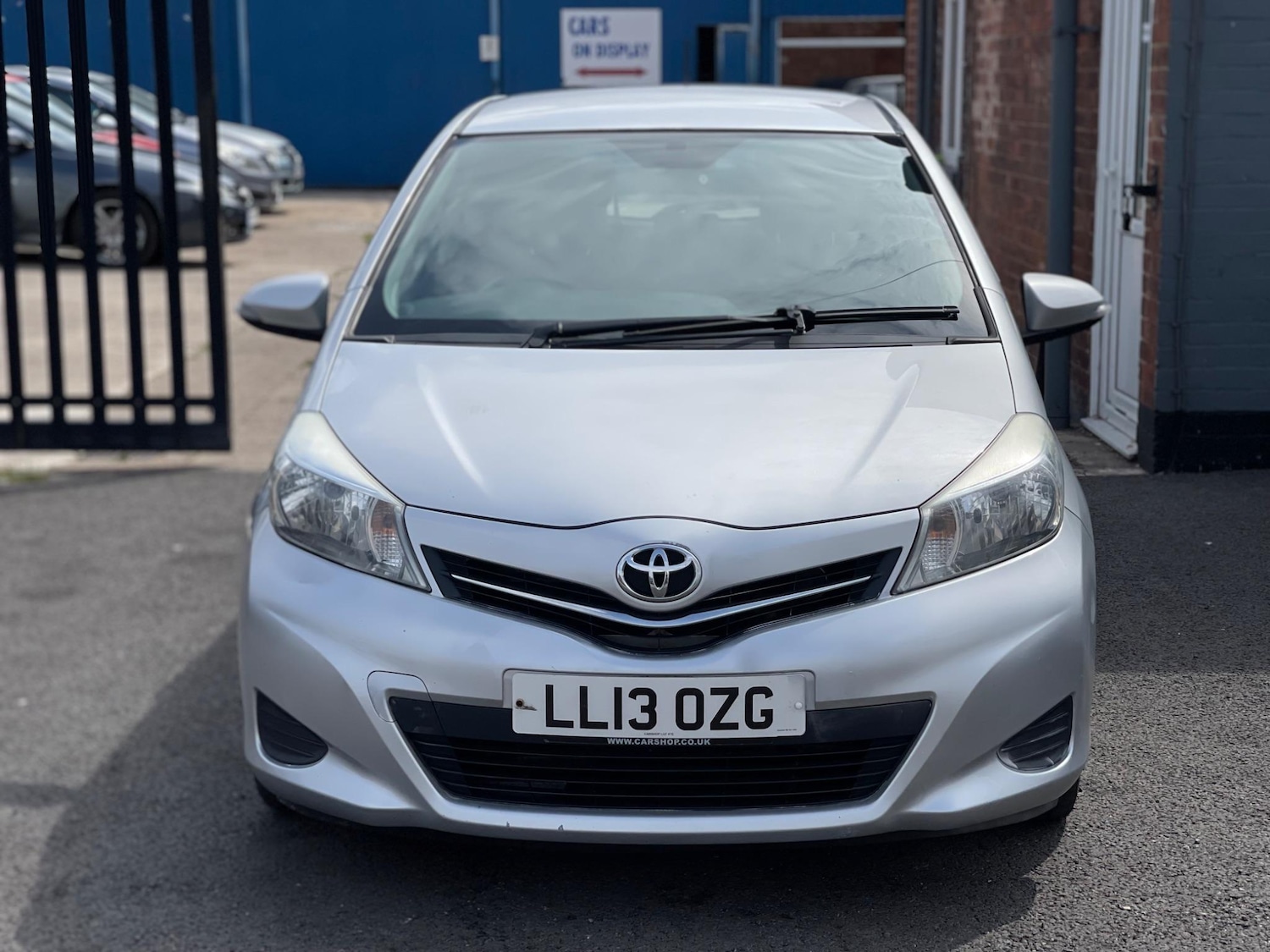 Used Toyota Yaris 2013 for sale - 76549794: Photo 2
