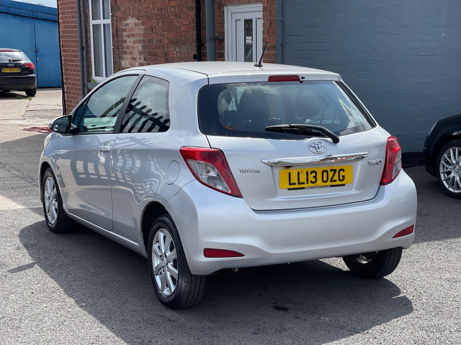 Used Toyota Yaris 2013 for sale - 76549794: Photo 4