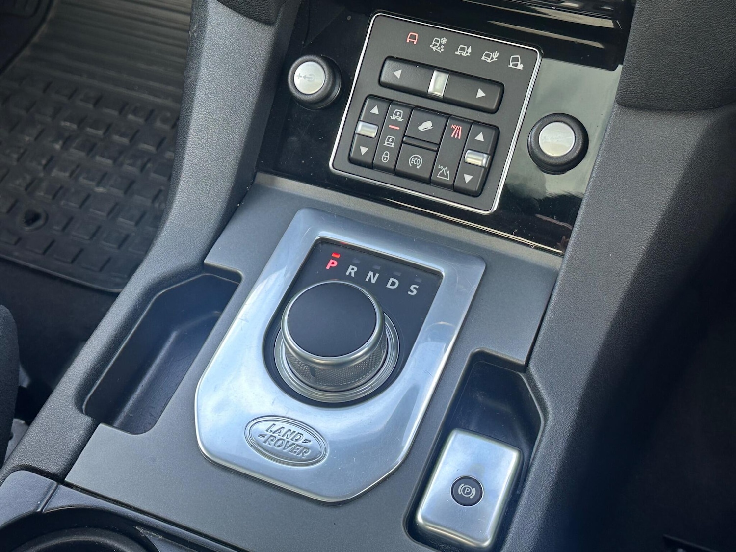 Used Land Rover Discovery 4 2014 for sale - 77351698: Photo 14