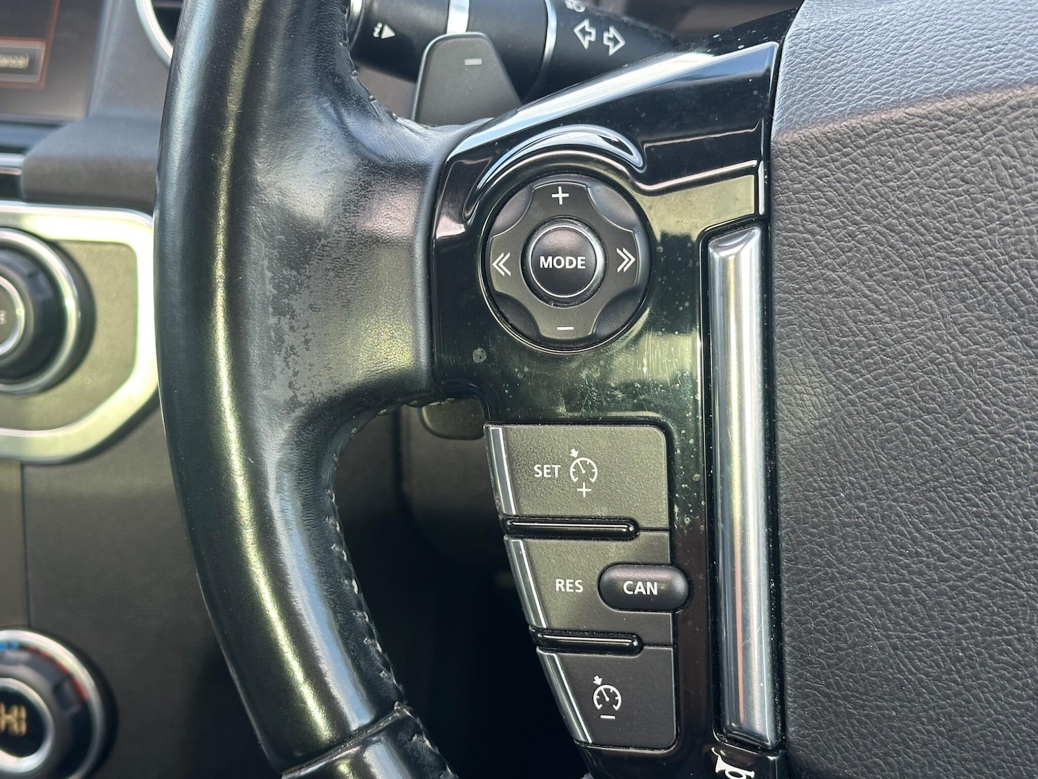 Used Land Rover Discovery 4 2014 for sale - 77351698: Photo 16