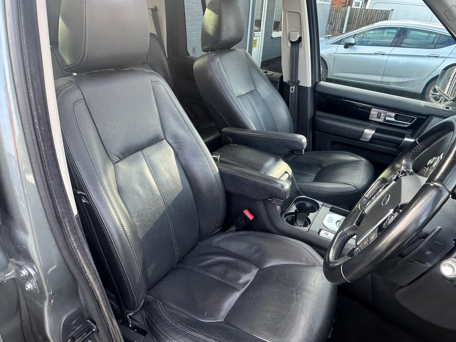 Used Land Rover Discovery 4 2014 for sale - 77351698: Photo 21