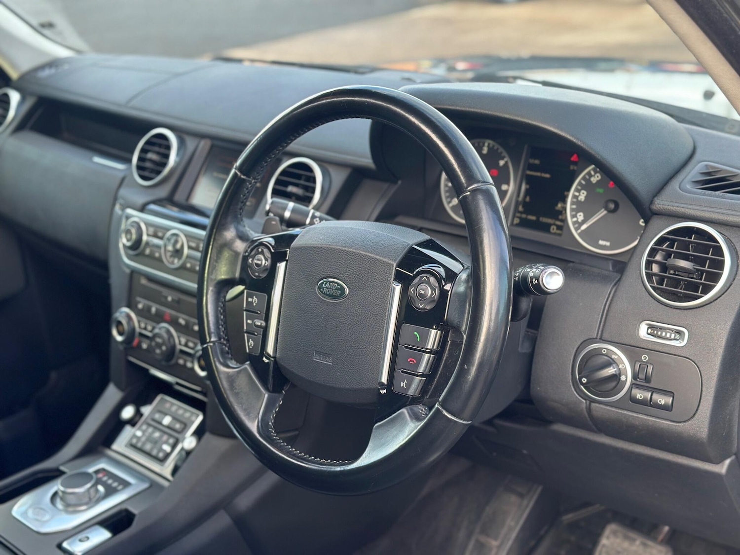 Used Land Rover Discovery 4 2014 for sale - 77351698: Photo 8