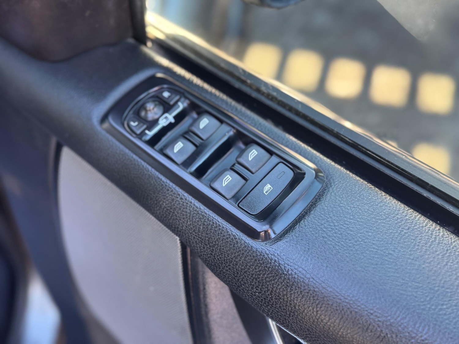 Used Land Rover Discovery 4 2014 for sale - 76572088: Photo 9