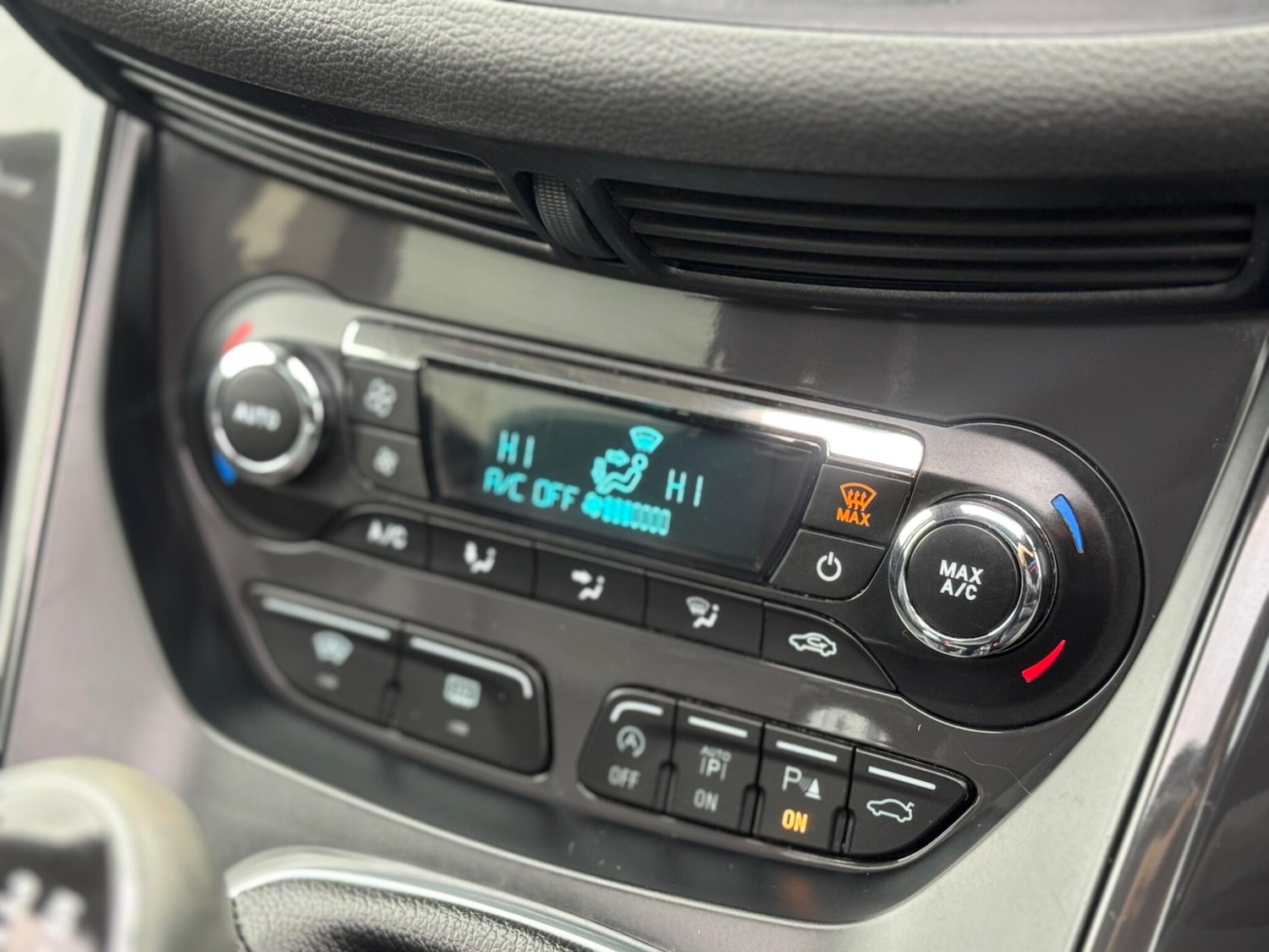 Used Ford Kuga 2016 for sale - 77255468: Photo 20