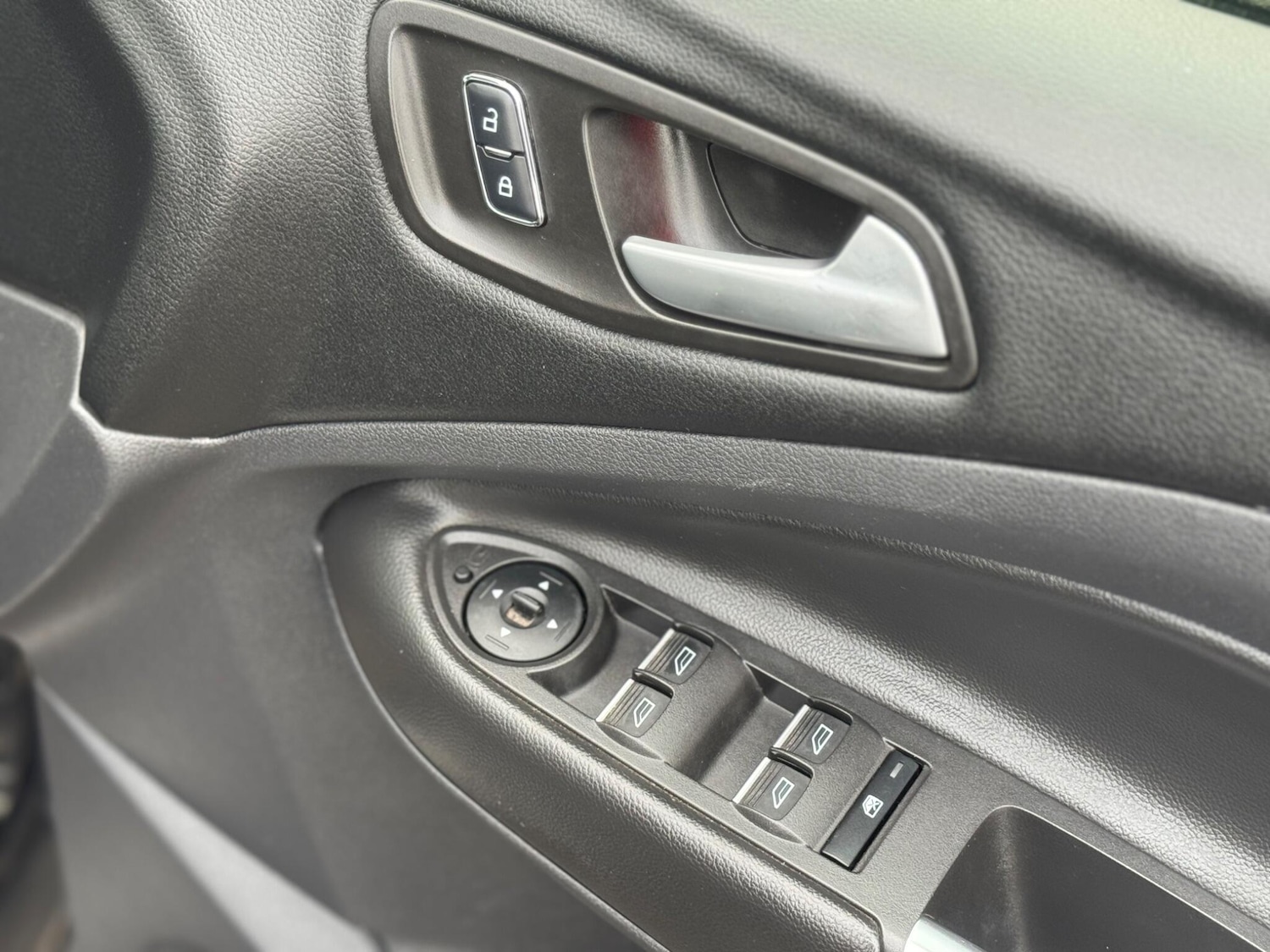 Used Ford Kuga 2016 for sale - 77255468: Photo 9