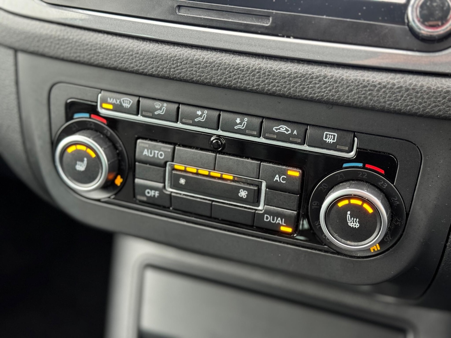 Used Volkswagen Tiguan 2011 for sale - 77625812: Photo 17