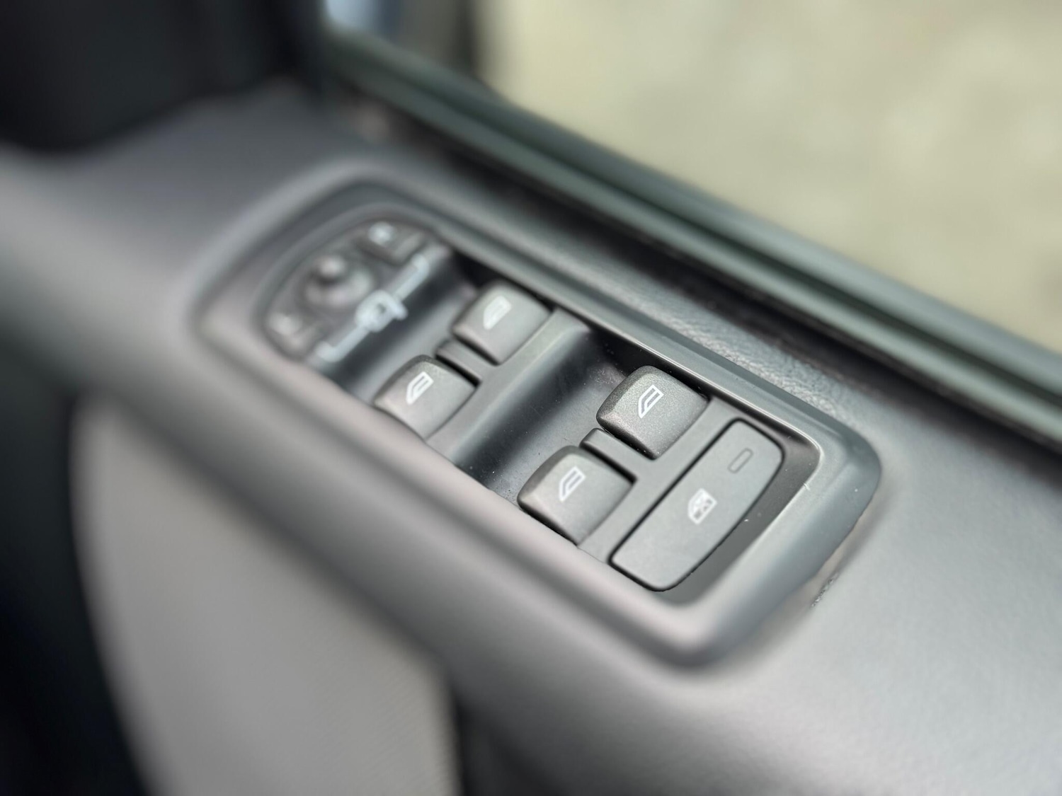 Used Land Rover Discovery 4 2015 for sale - 77497301: Photo 13