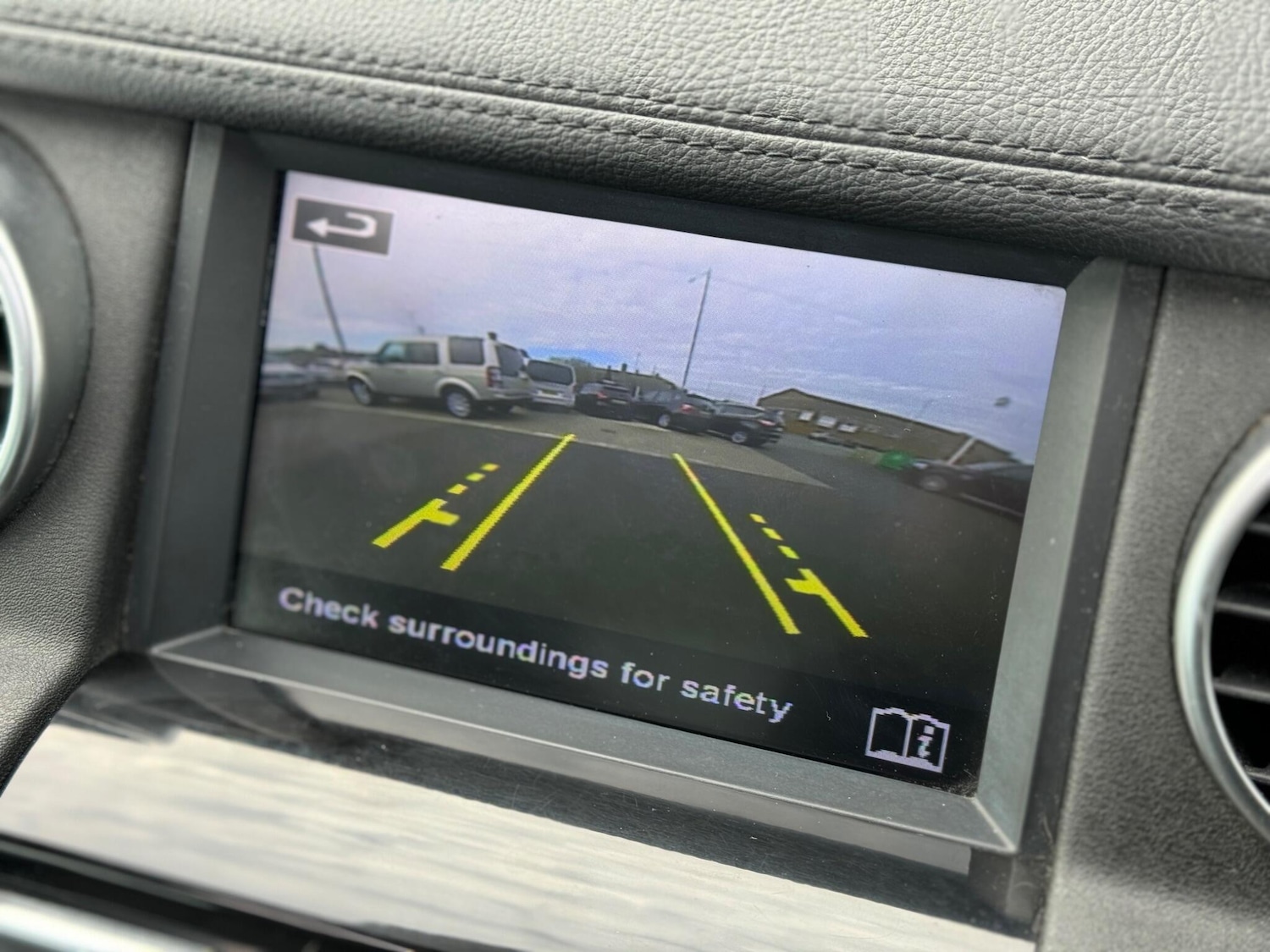 Used Land Rover Discovery 4 2015 for sale - 77497301: Photo 19