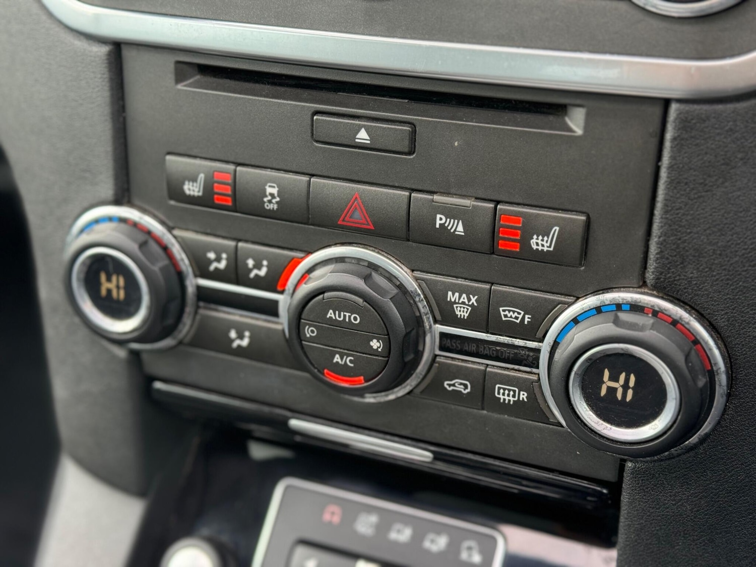 Used Land Rover Discovery 4 2015 for sale - 77497301: Photo 25