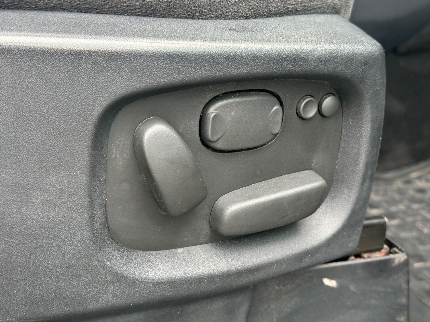 Used Land Rover Discovery 4 2015 for sale - 77497301: Photo 28