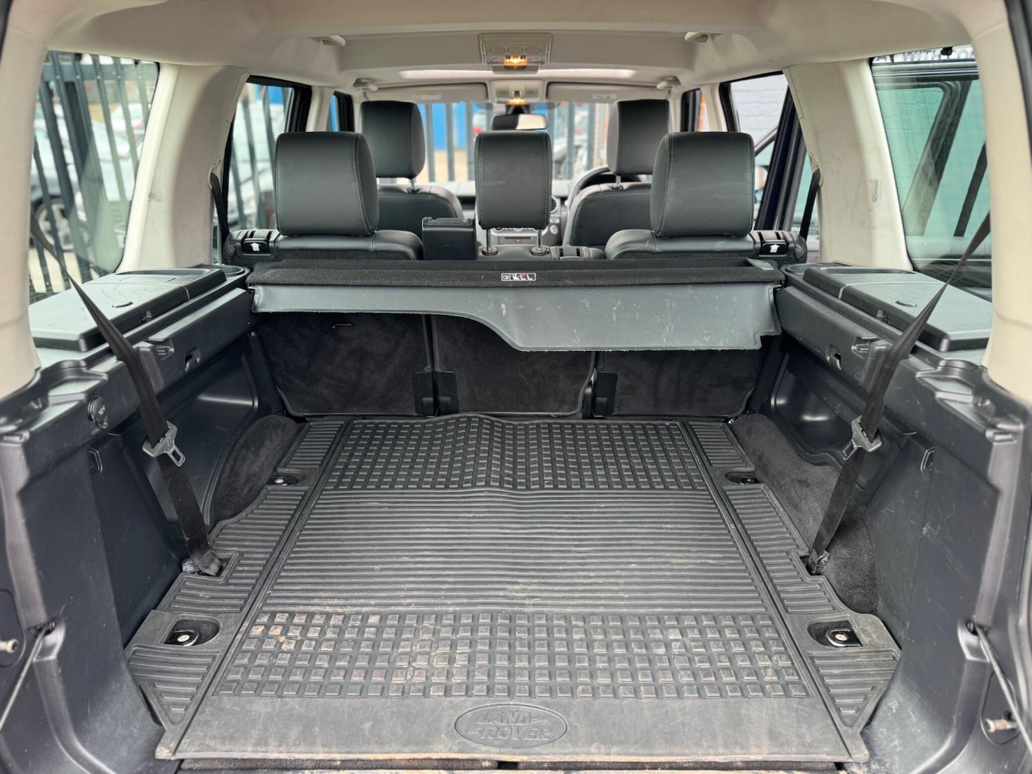 Used Land Rover Discovery 4 2015 for sale - 77497301: Photo 32