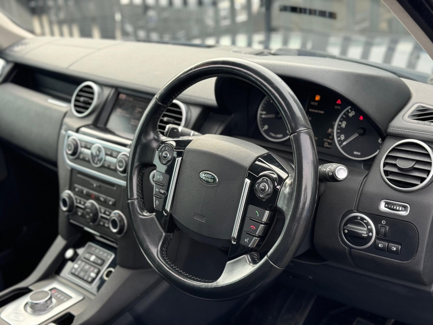 Used Land Rover Discovery 4 2015 for sale - 77497301: Photo 9