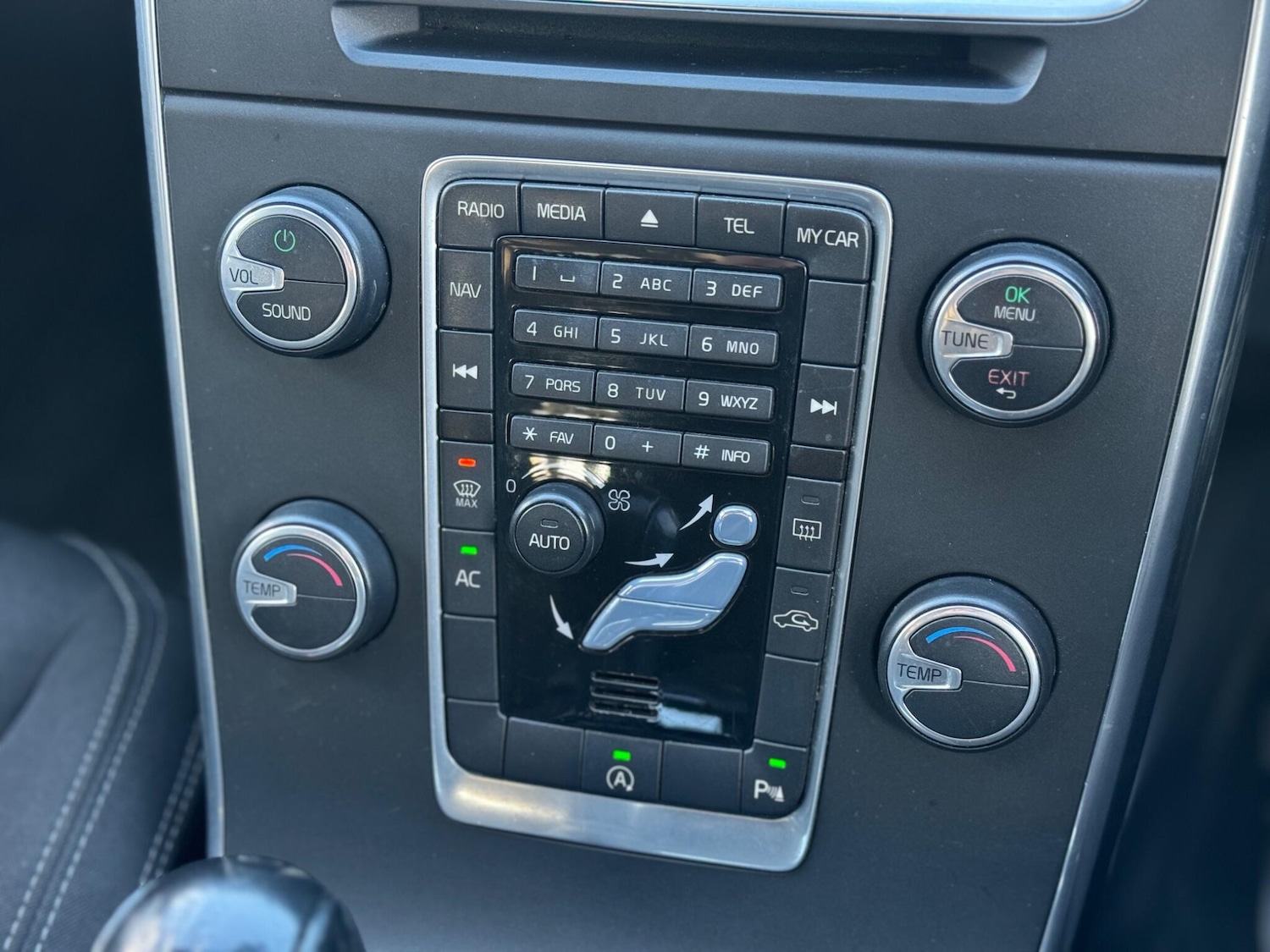 Used Volvo V60 2013 for sale - 77255377: Photo 18