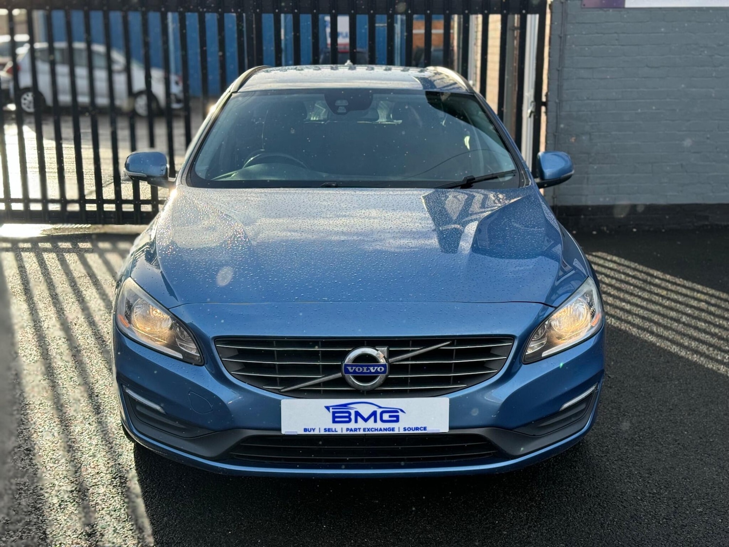 Used Volvo V60 2013 for sale - 77255377: Photo 2