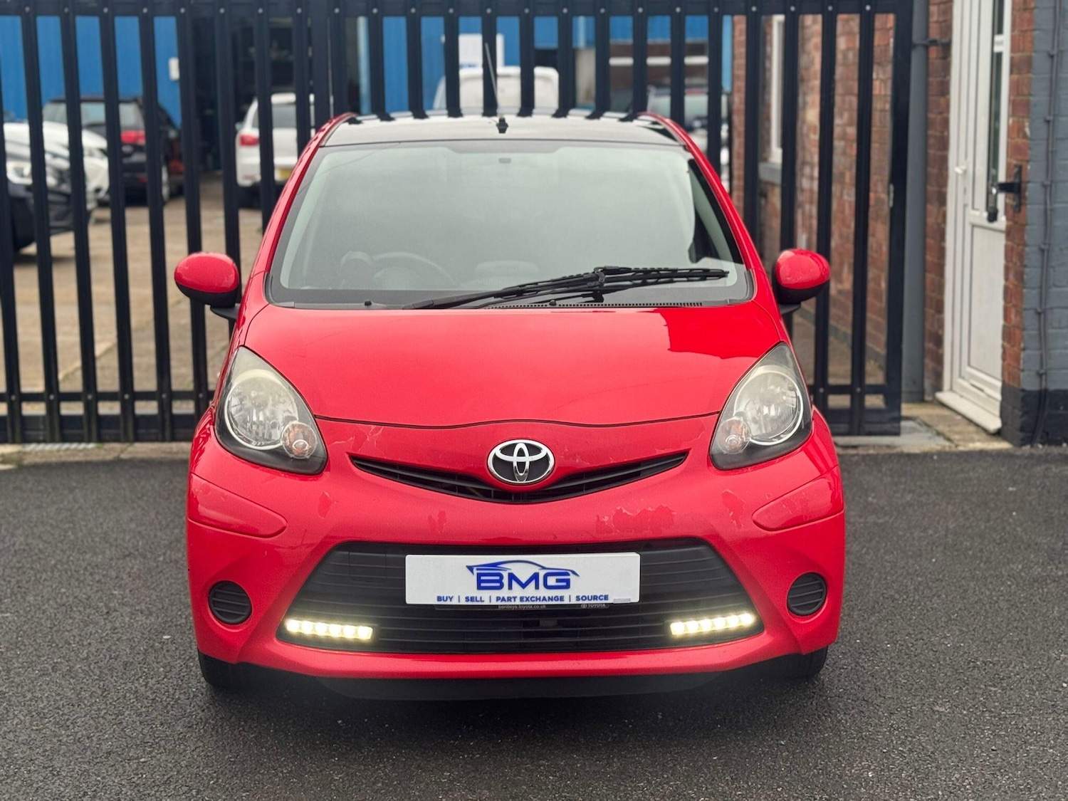 Used Toyota AYGO 2013 for sale - 77537174: Photo 2
