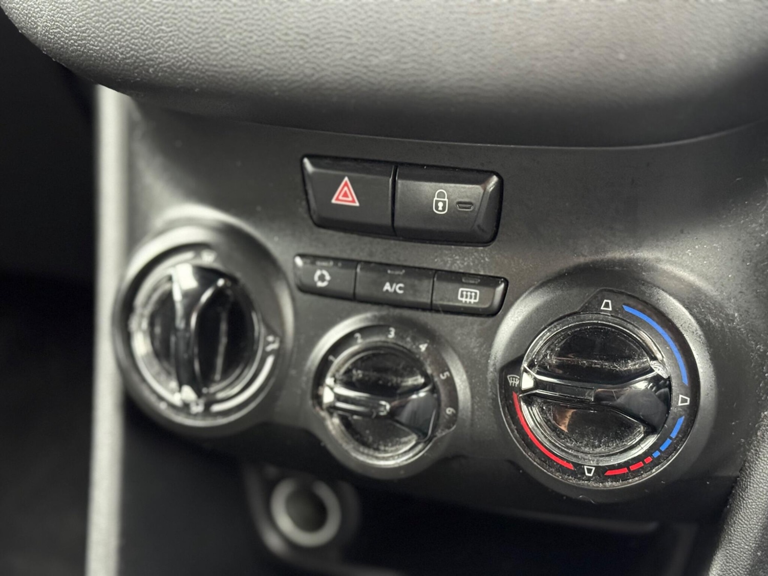 Used Peugeot 208 2013 for sale - 76550078: Photo 14