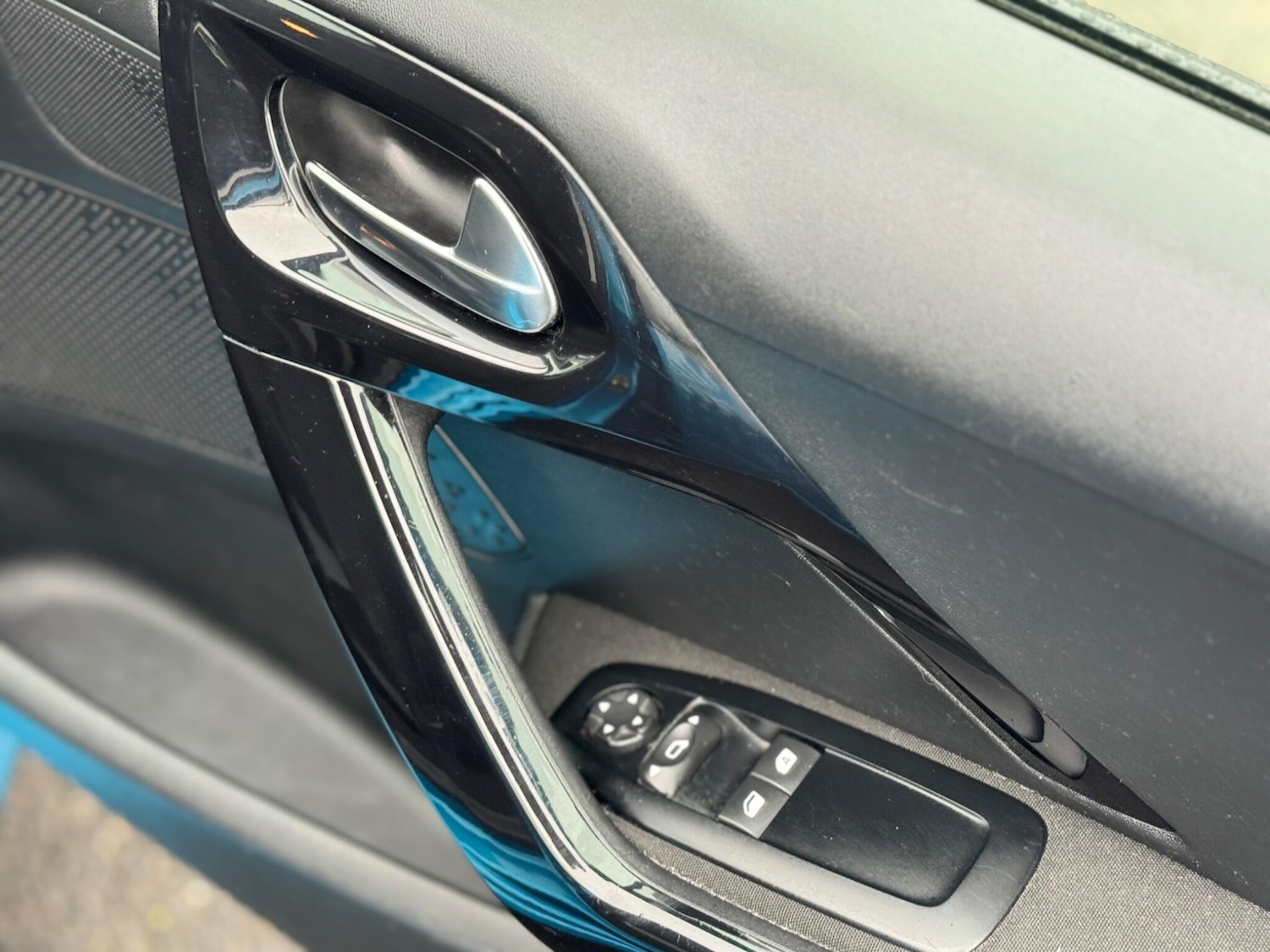 Used Peugeot 208 2013 for sale - 76550078: Photo 8