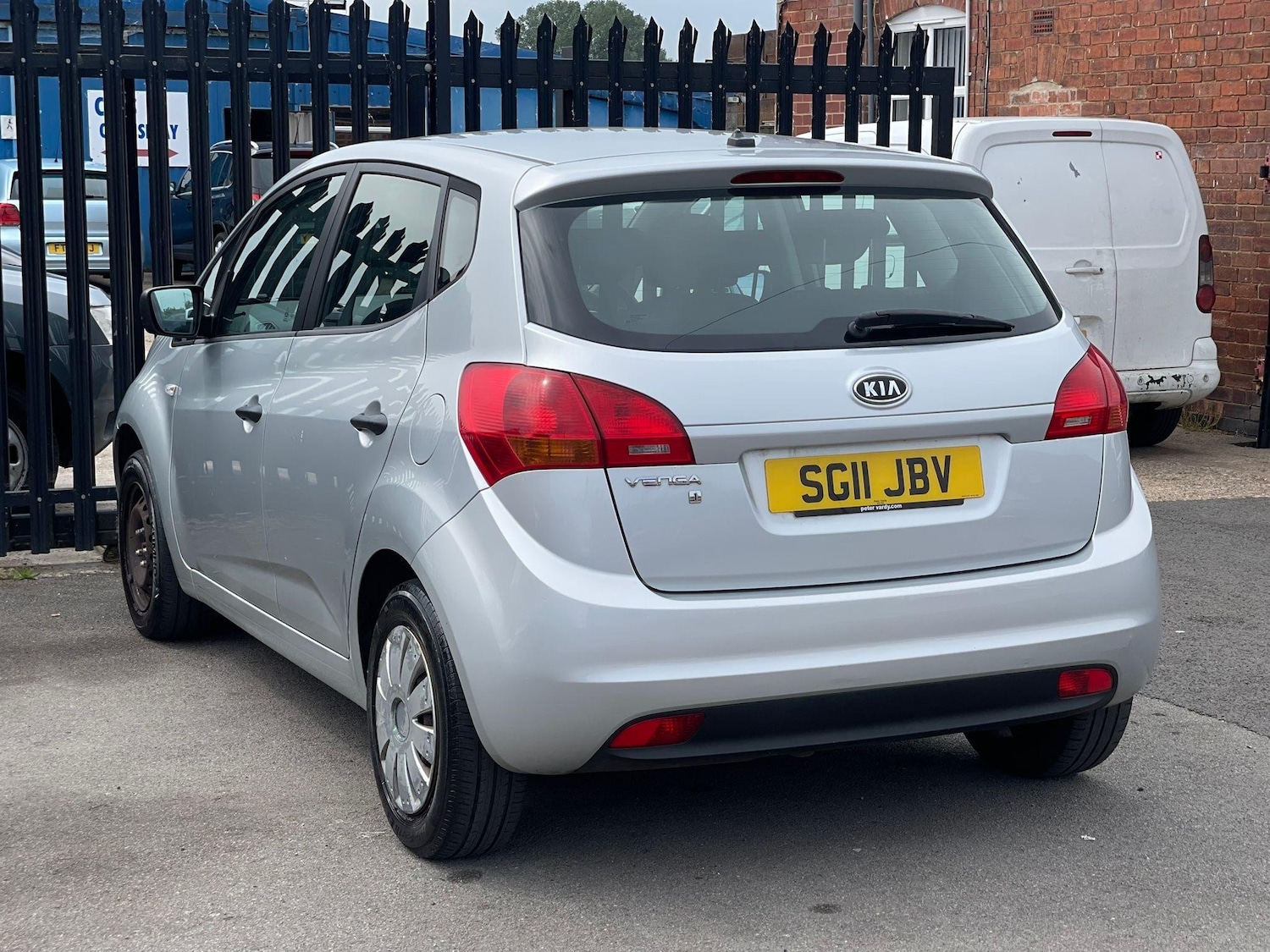 Used Kia Venga 2011 for sale - 76550210: Photo 6