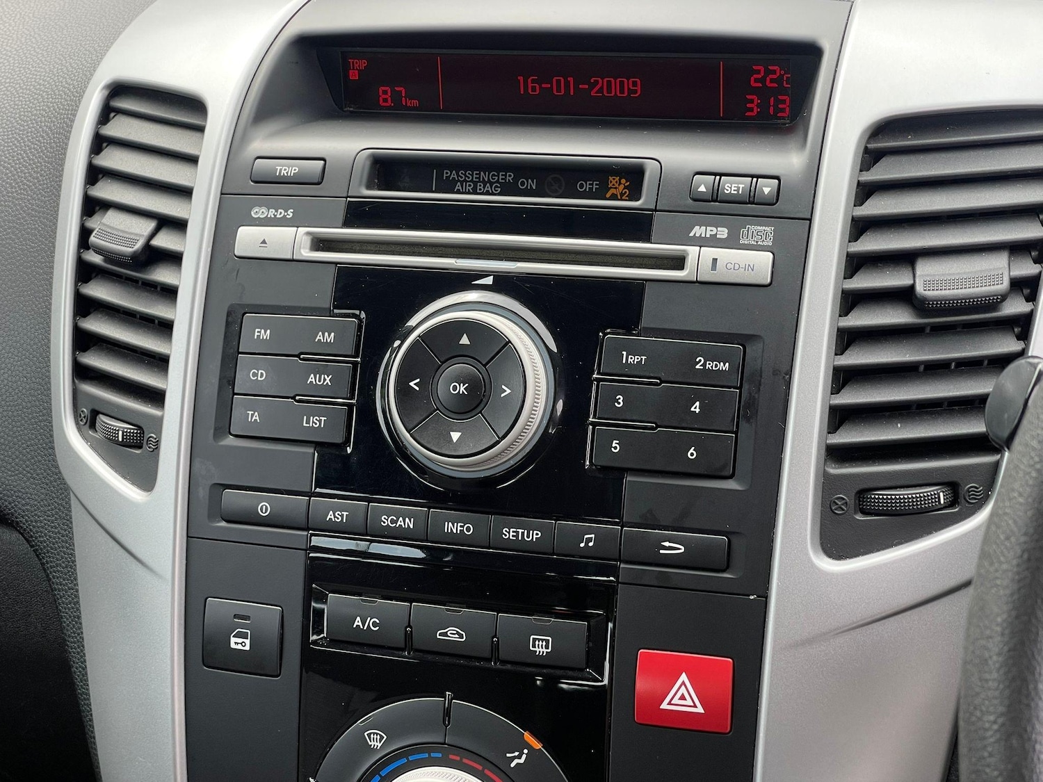 Used Kia Venga 2011 for sale - 76550210: Photo 9