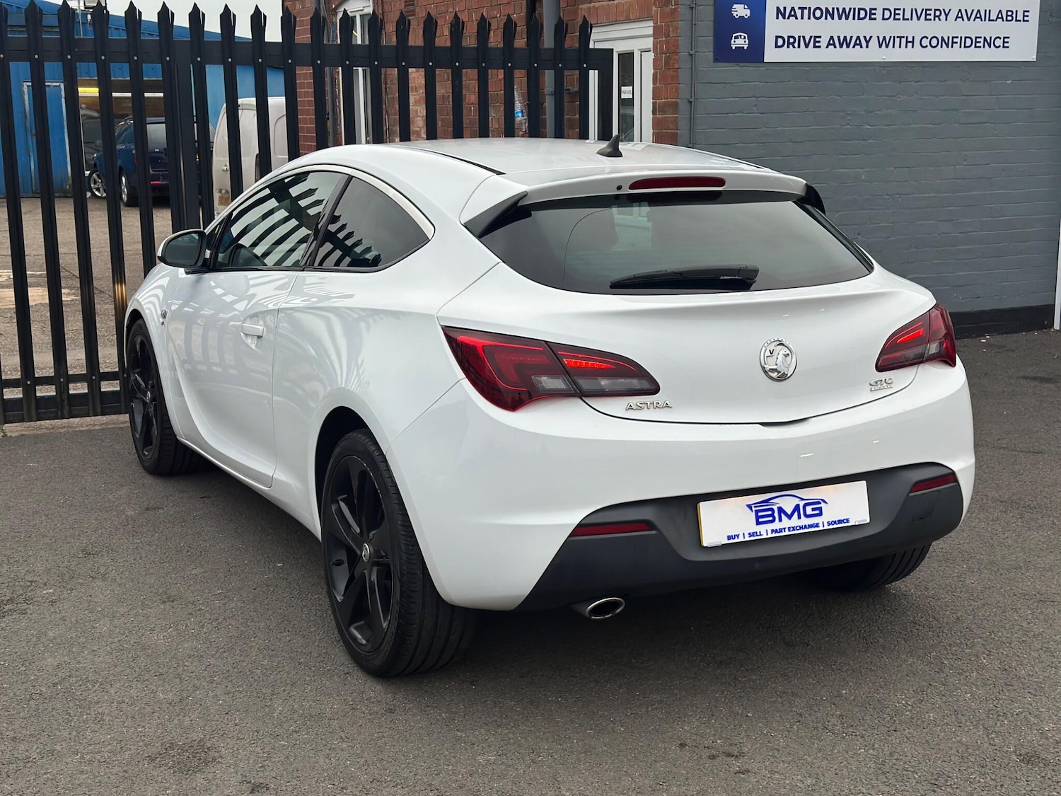 Used Vauxhall Astra GTC 2012 for sale - 77040832: Photo 4