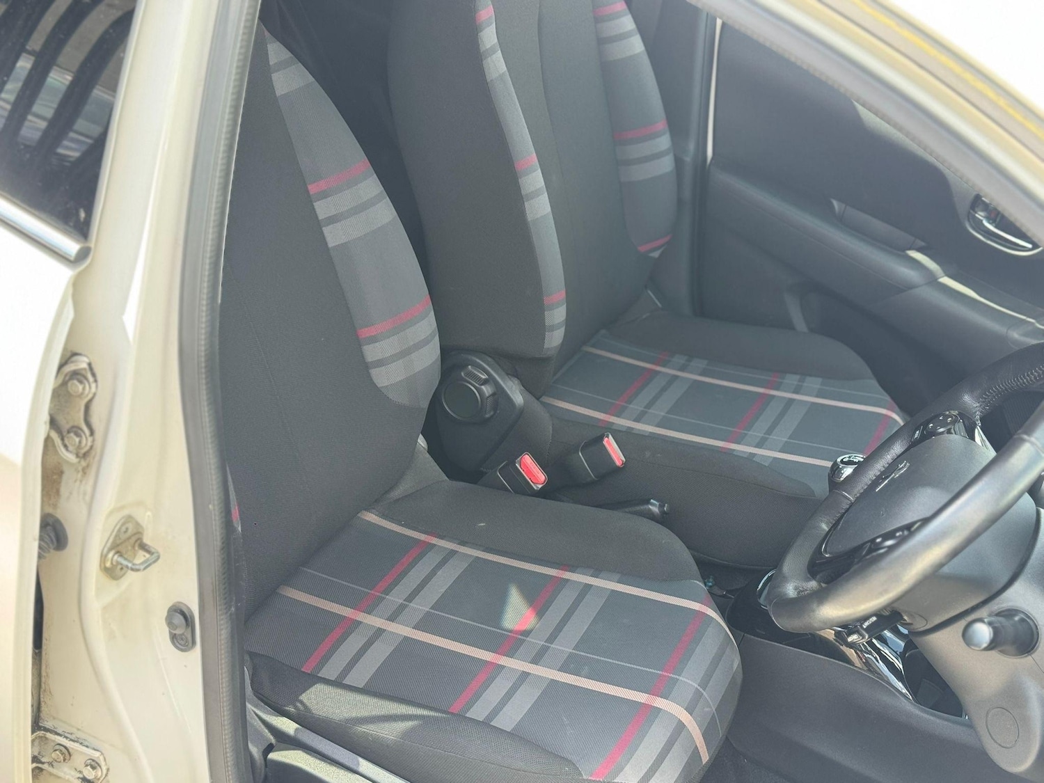 Used Peugeot 108 2015 for sale - 76993043: Photo 15