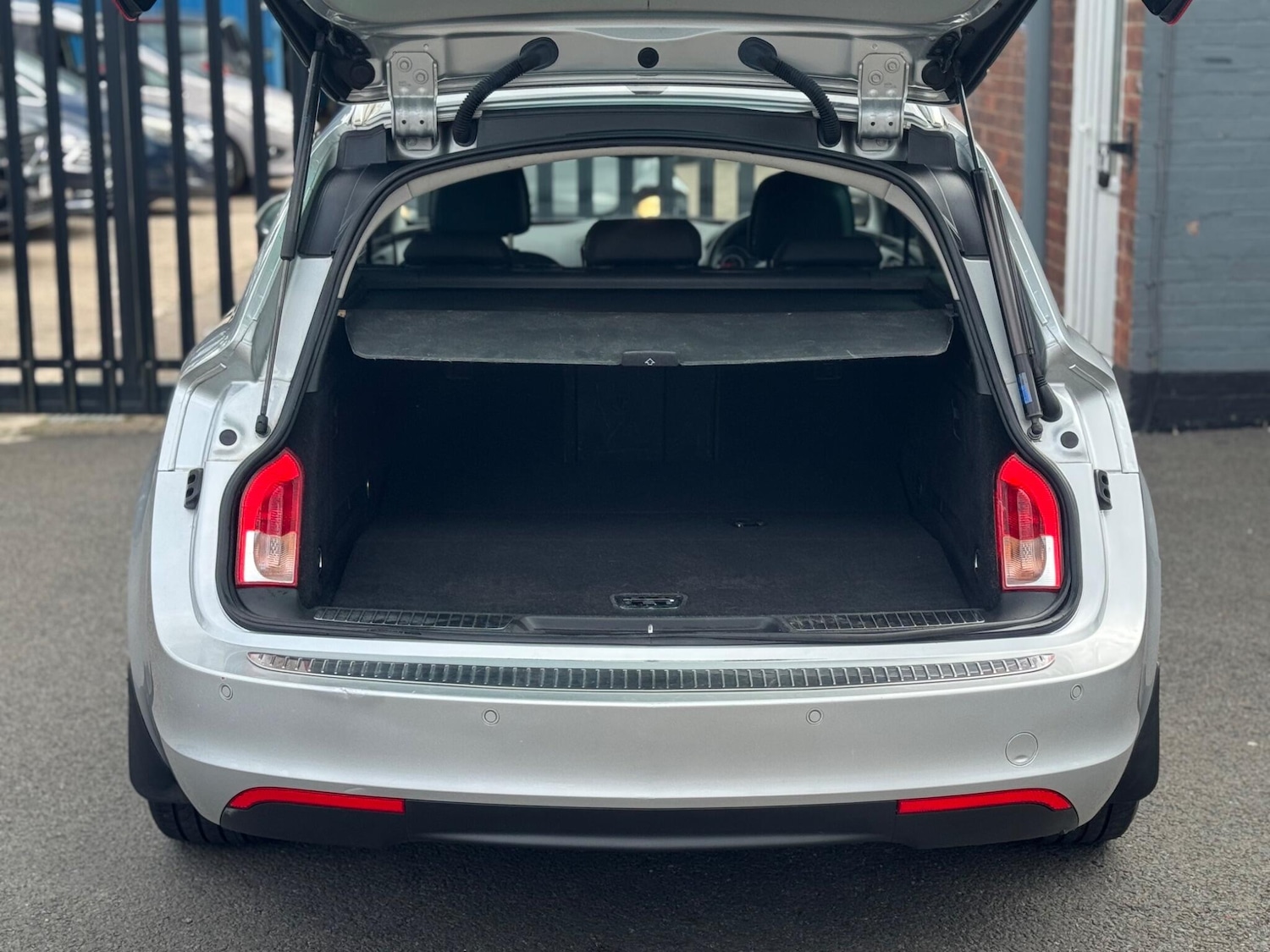 Used Vauxhall Insignia 2015 for sale - 78141534: Photo 17