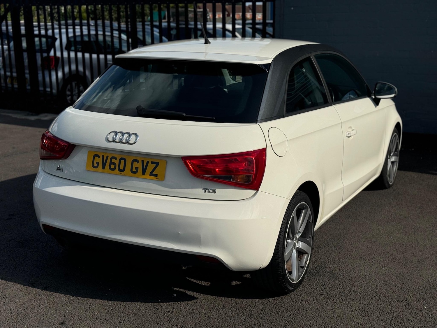 Used Audi A1 2011 for sale - 77040691: Photo 4