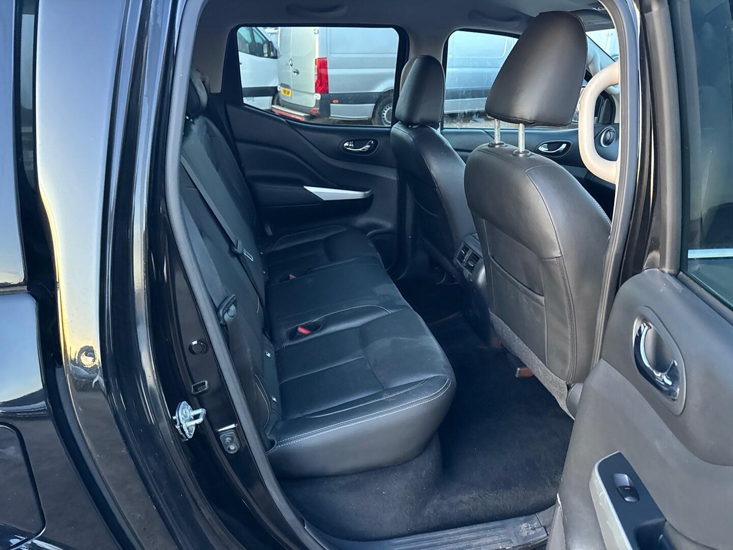 Used Nissan Navara 2018 for sale - 76657903: Photo 9