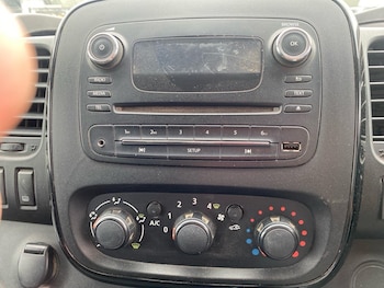 Used Vauxhall Vivaro 2017 for sale - 75552450: Photo
