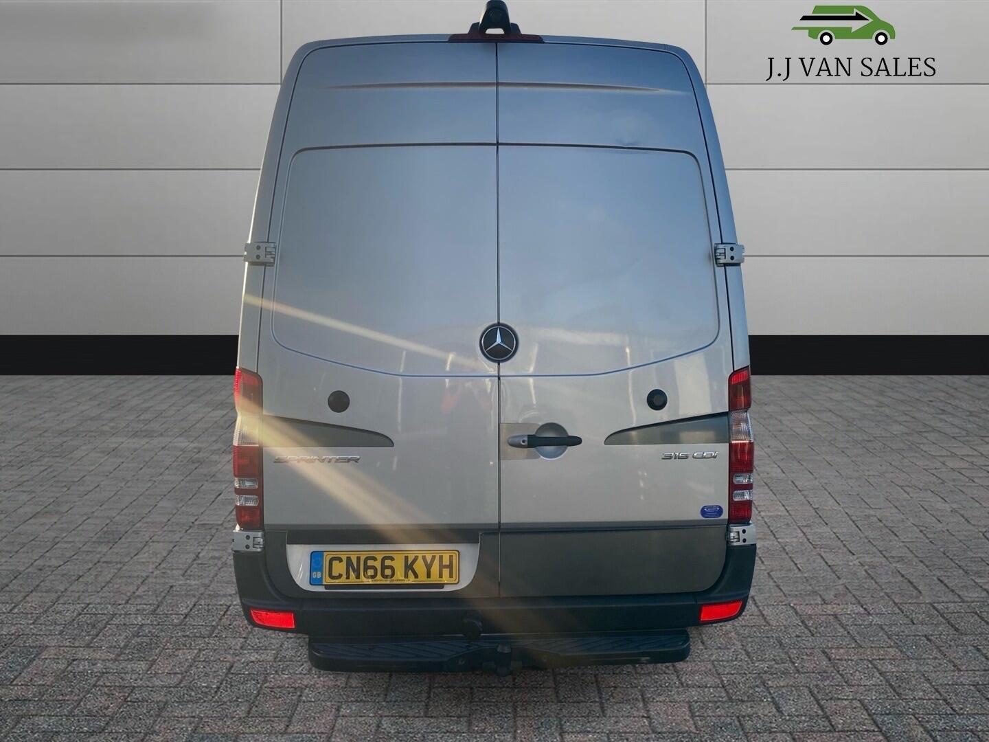 Used Mercedes-Benz Sprinter 2016 for sale - 76800840: Photo 11