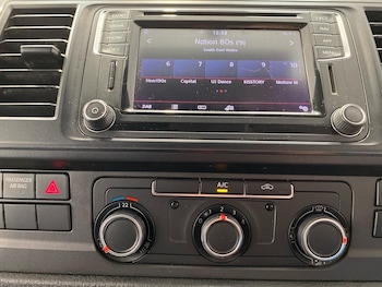 Used Volkswagen Transporter 2018 for sale - 76521912: Photo