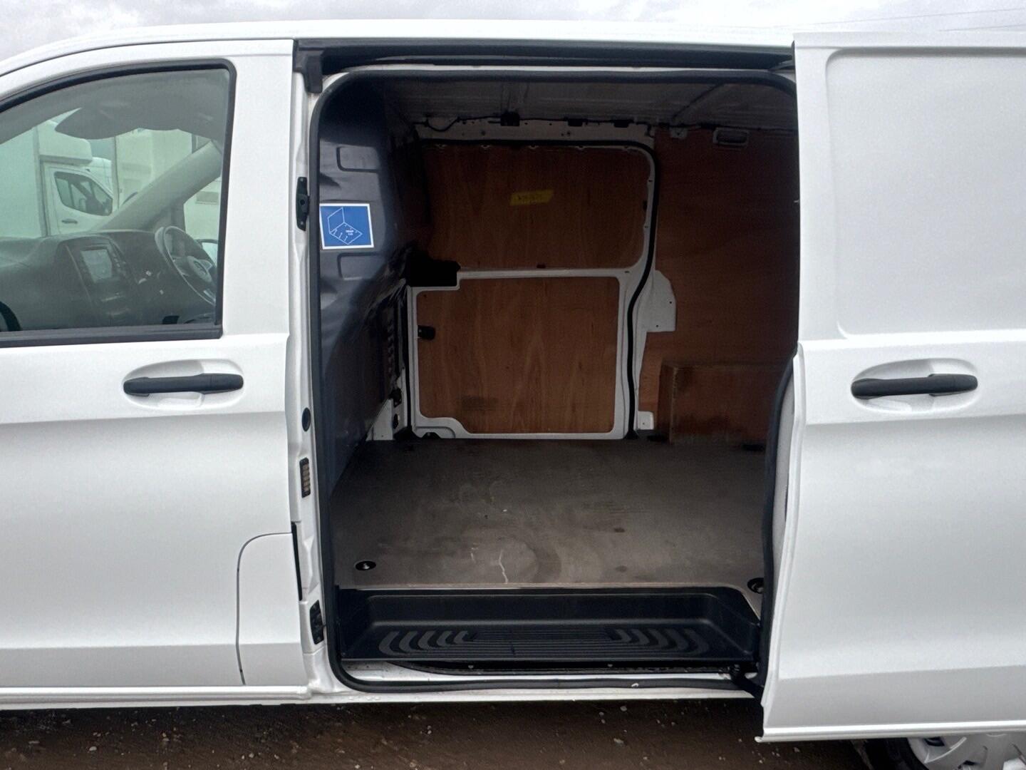 Used Mercedes-Benz Vito for sale - 77267638: Photo 16