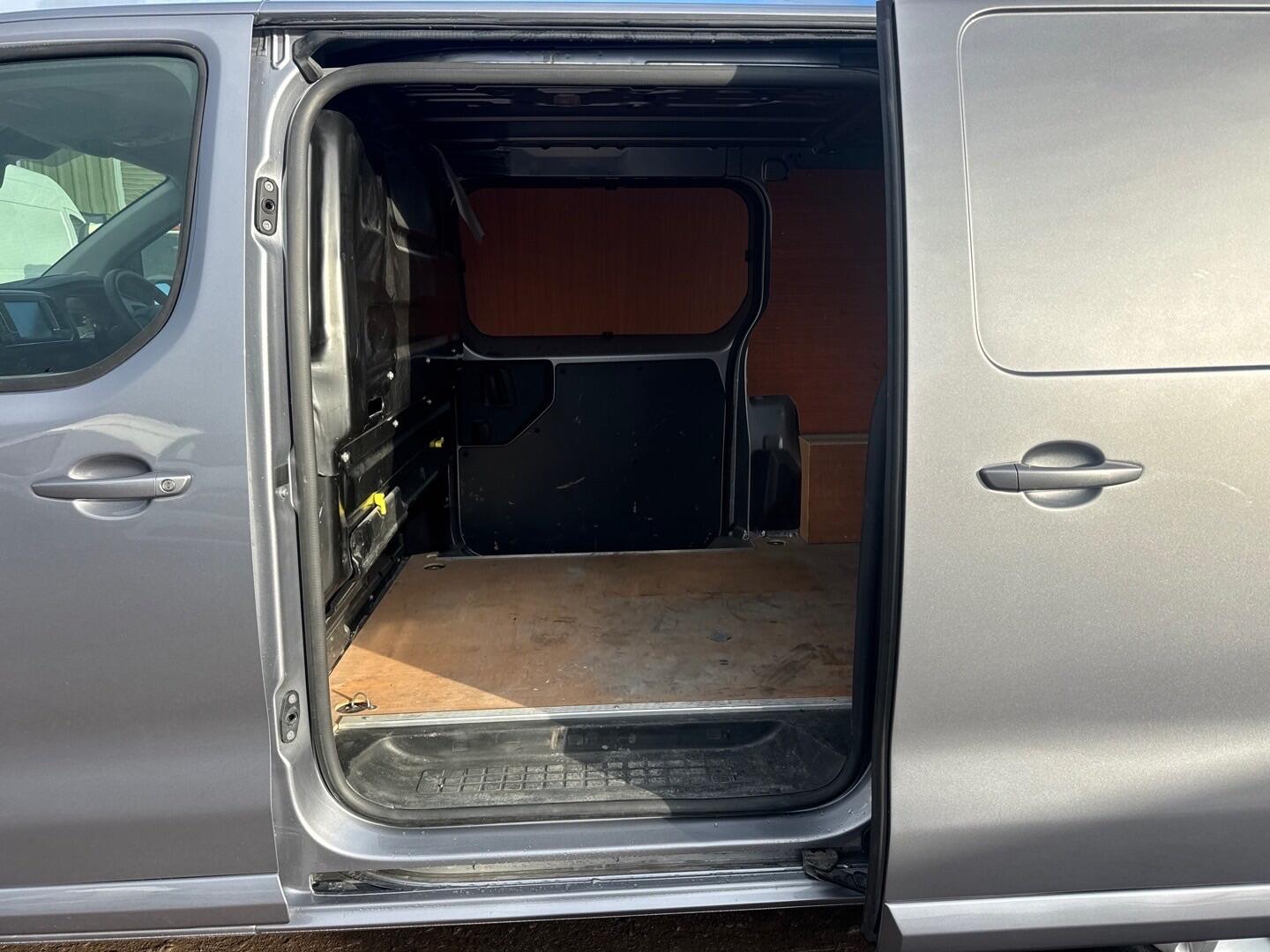 Used Vauxhall Vivaro 2022 for sale - 76953519: Photo 15